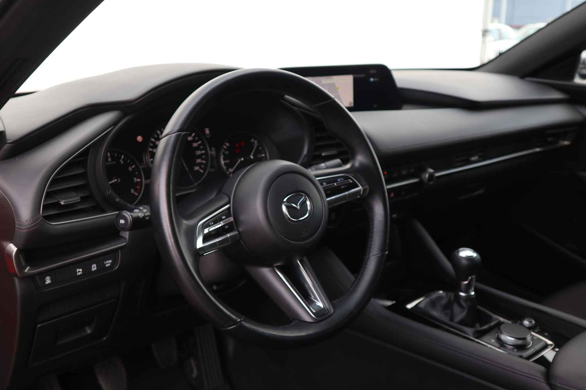 Mazda 3 2.0 e-SkyActiv-X M Hybrid 186 NL-AUTO | 186 PK | NAVI 2de PINSTERDAG GEOPEND VAN 10:00 T/M 16:00 UUR - 8/25