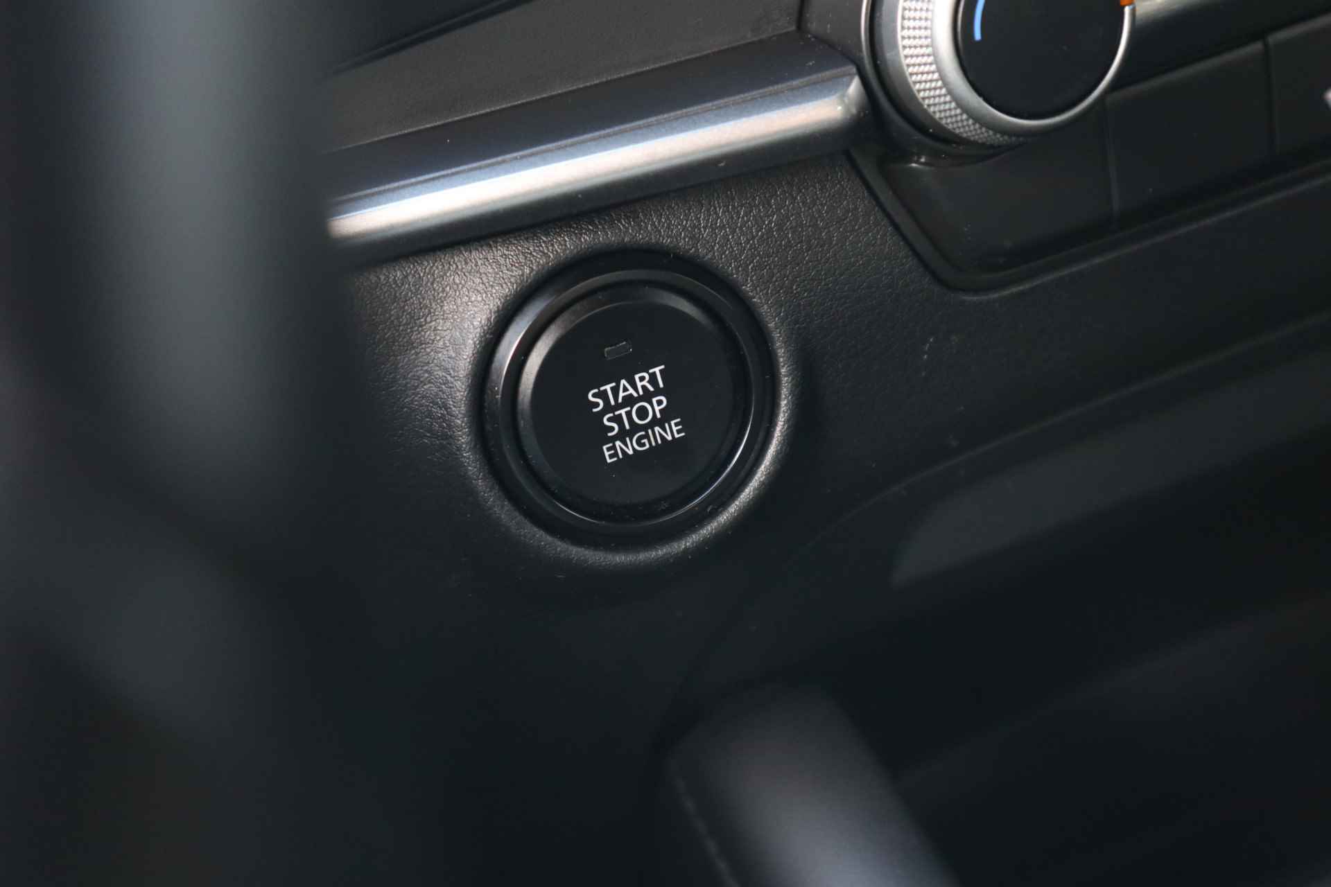 Mazda 3 2.0 e-SkyActiv-X M Hybrid 186 NL-AUTO | 186 PK | NAVI 2de PINSTERDAG GEOPEND VAN 10:00 T/M 16:00 UUR - 13/25