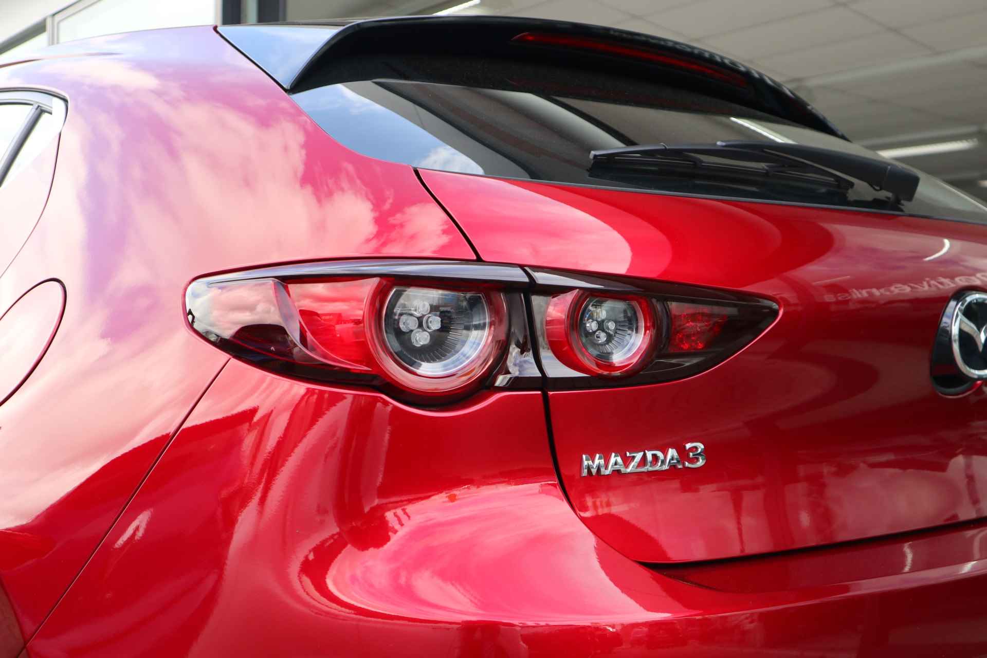 Mazda 3 2.0 e-SkyActiv-X M Hybrid 186 NL-AUTO | 186 PK | NAVI 2de PINSTERDAG GEOPEND VAN 10:00 T/M 16:00 UUR - 15/25