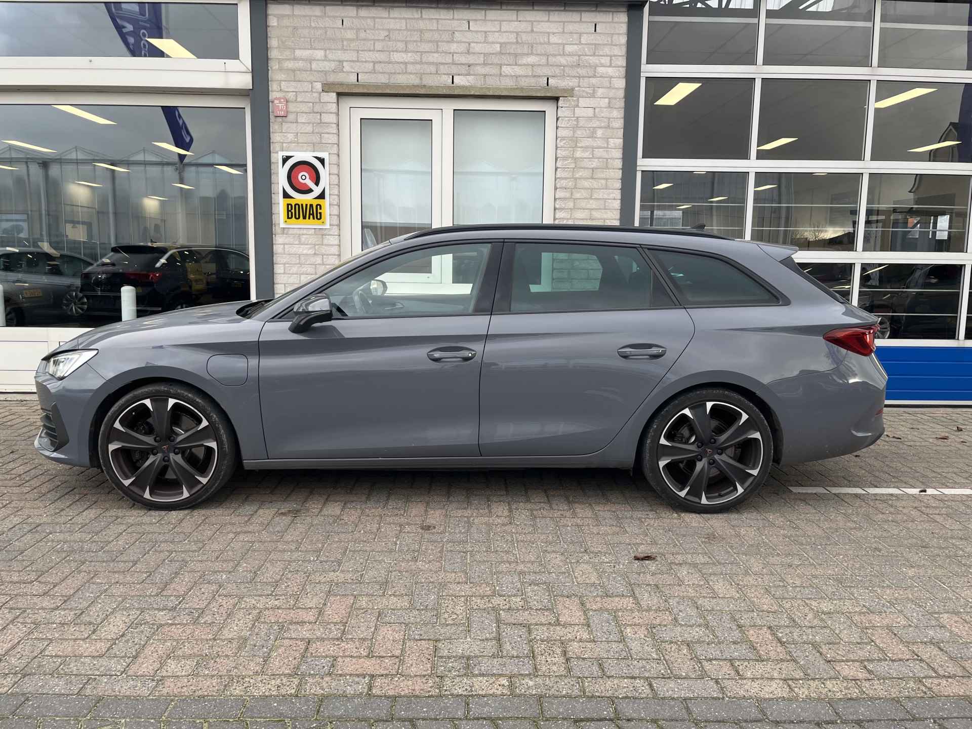 CUPRA Leon Sportstourer 1.4 e-Hybrid VZ Performance / 245 PK/ AUTOMAAT/ CRUISE/ DIGITAL DASH/ PARK. SENSOREN/ NAVI/ CLIMA/ STUURVERWARMING - 3/31