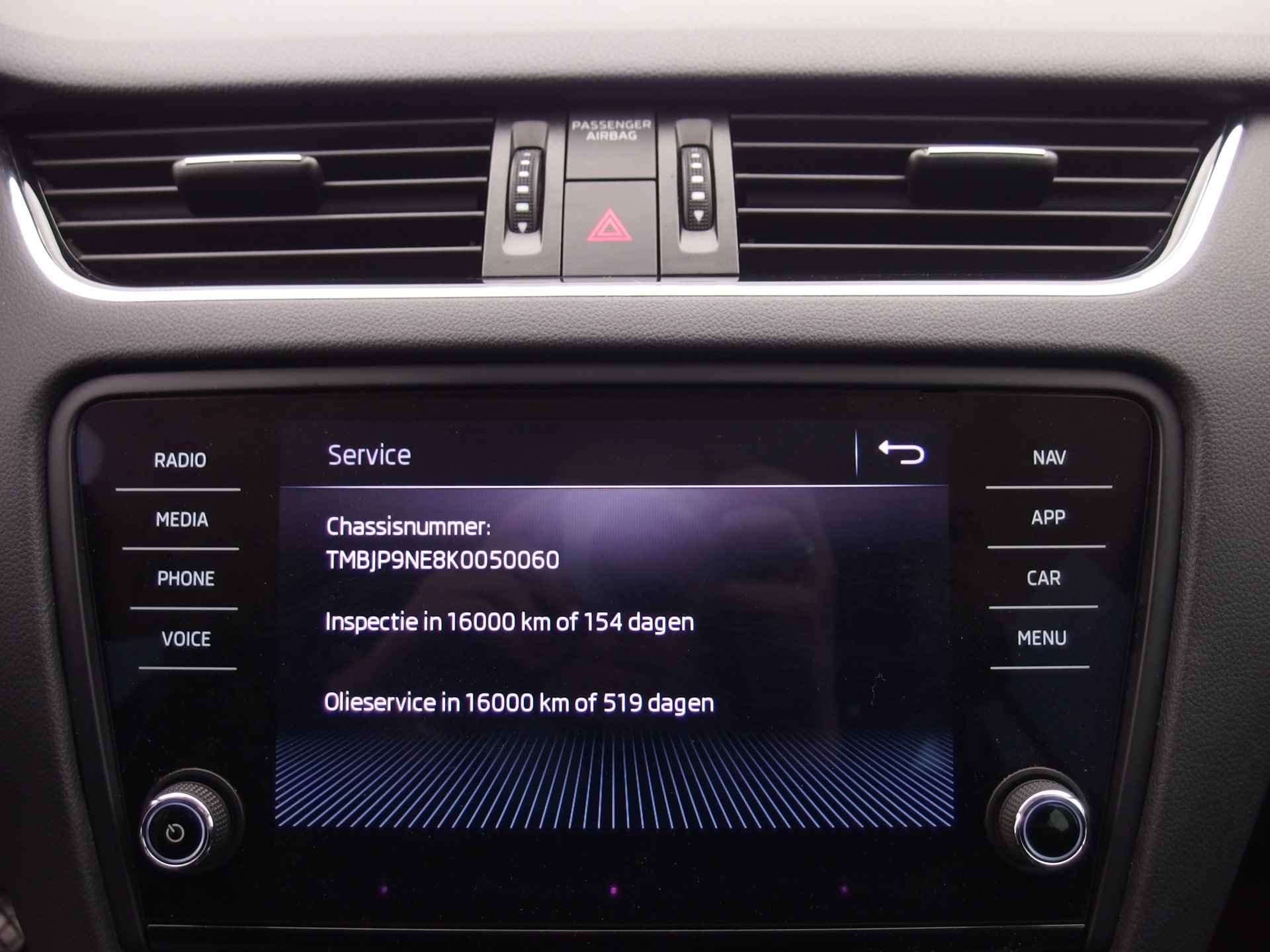 Škoda Octavia Combi 1.0 TSI Greentech Ambition Business FULL LED / STOELVERW / CARPLAY / NAVI / CLIMA / PDC / BLUETOOTH / CRUISE / NL-AUTO - 10/44