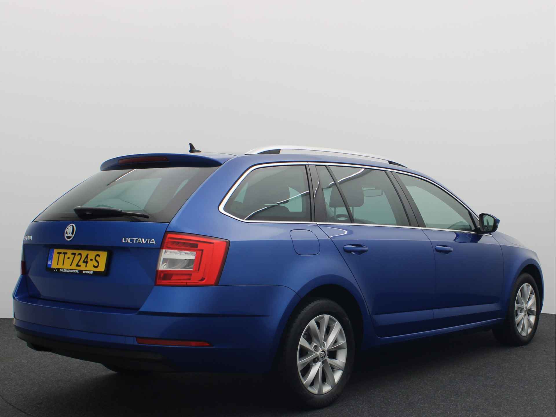 Škoda Octavia Combi 1.0 TSI Greentech Ambition Business FULL LED / STOELVERW / CARPLAY / NAVI / CLIMA / PDC / BLUETOOTH / CRUISE / NL-AUTO - 16/44