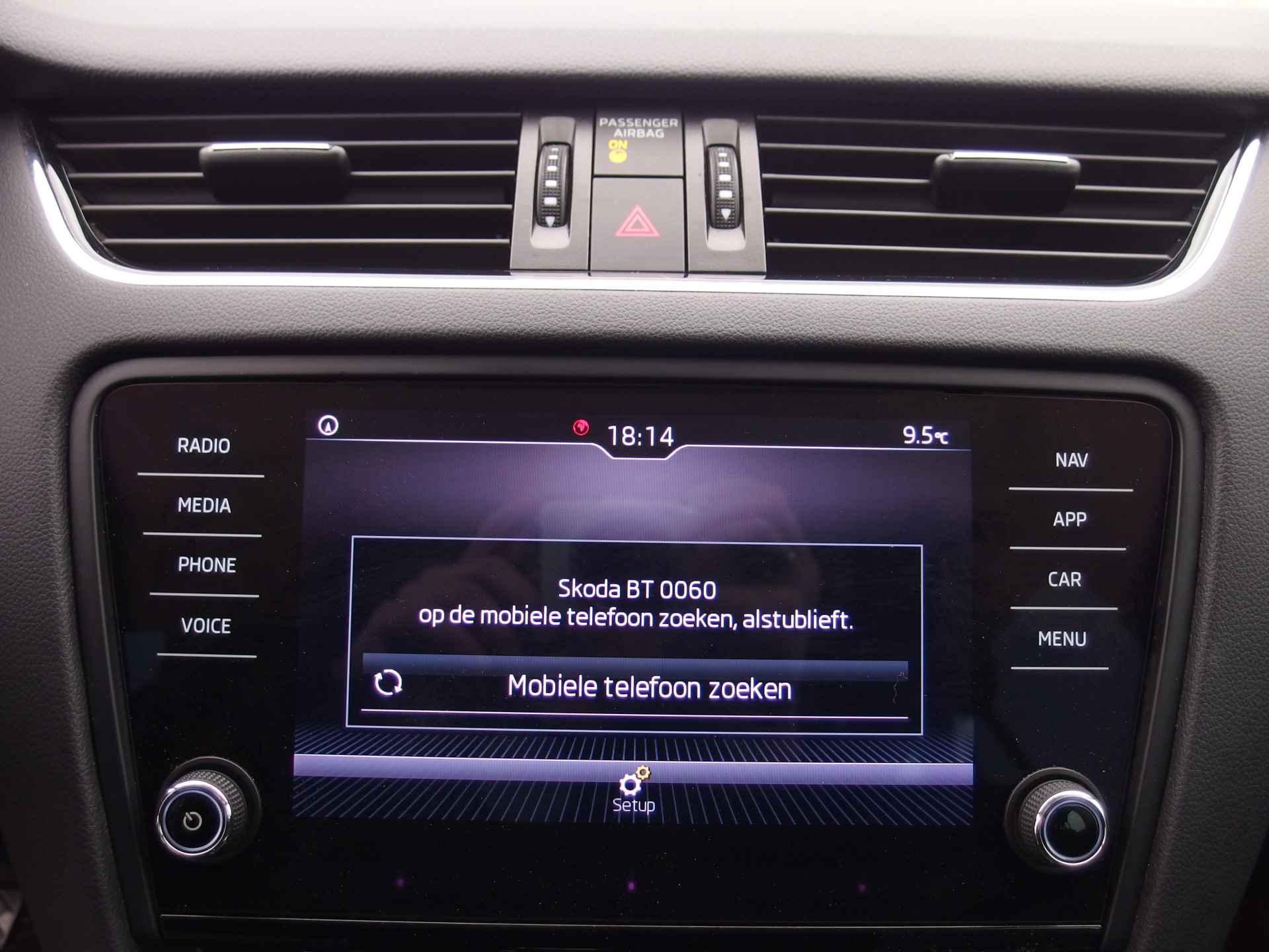 Škoda Octavia Combi 1.0 TSI Greentech Ambition Business FULL LED / STOELVERW / CARPLAY / NAVI / CLIMA / PDC / BLUETOOTH / CRUISE / NL-AUTO - 27/44