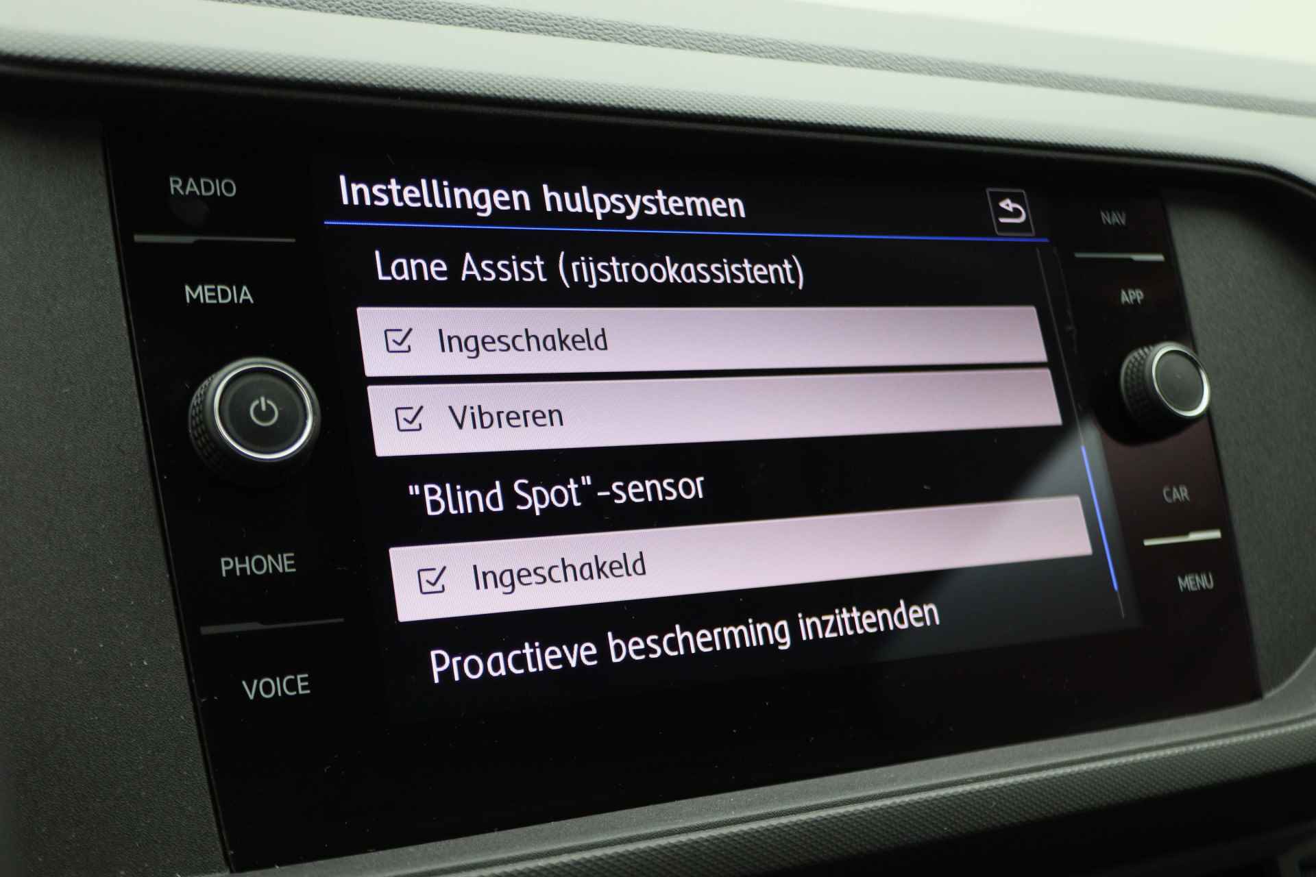 Volkswagen T-Cross 1.0 TSI Life Airco, ACC, Navigatie, Bluetooth, Verwarmde stoelen, PDC, USB - 40/42