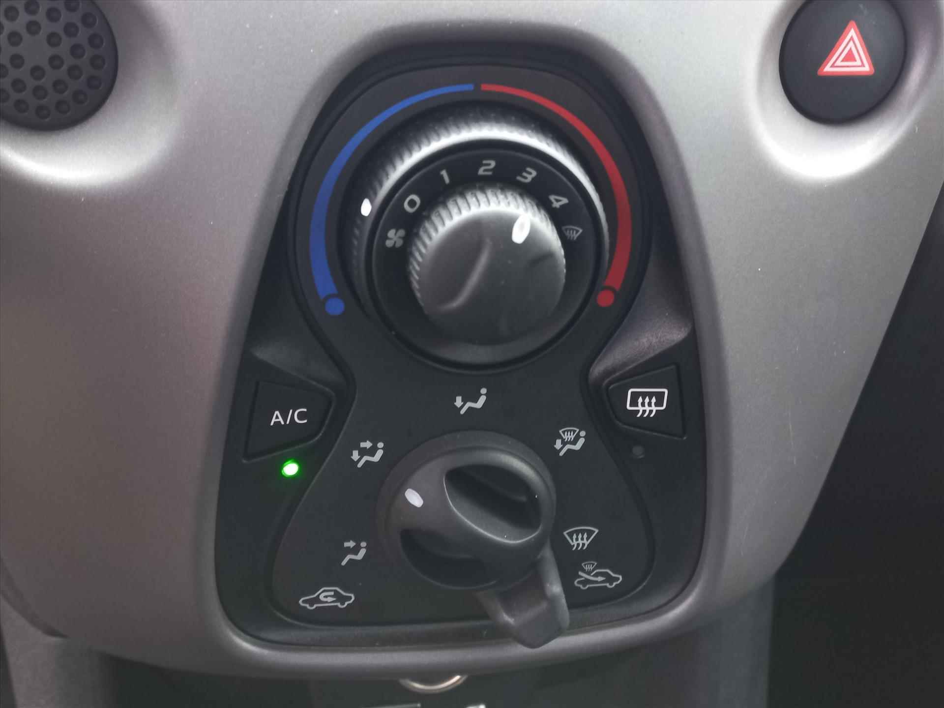 PEUGEOT 108 1.0 e-VTi 72pk 5D Active + extra's | Airconditioning | Navigatie by App | Camera | Bluetooth | Groot scherm radio - 6/34