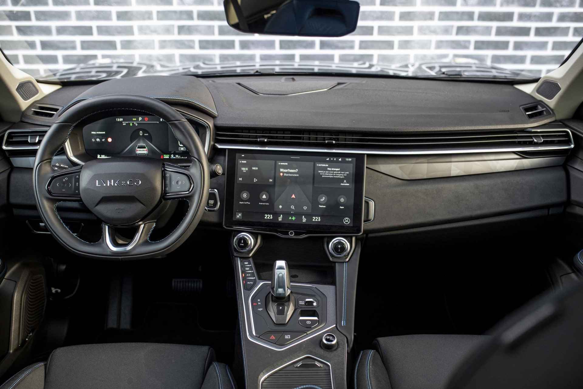 Lynk & Co 01 1.5 Plug-In hybride | Krachtige SUV | Trekhaak | Panoramadak | Adaptive Cruise Control | Premium Audio Systeem | Fullmap navigatie | Apple Carplay/Android Auto | 360 gr. camera | Stoelverwarming | Keyless Entry - 5/36