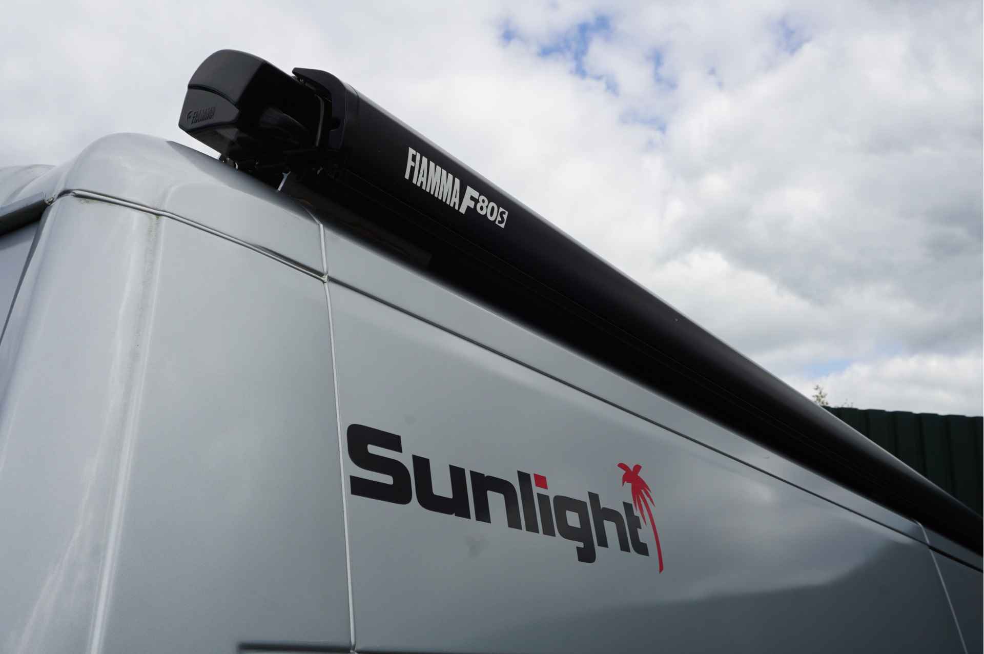 Sunlight Cliff 600 Buscamper 150pk/ Euro 6/ Airco/ Trekhaak/ Camera/ Schitterend/ Garantie! - 56/59