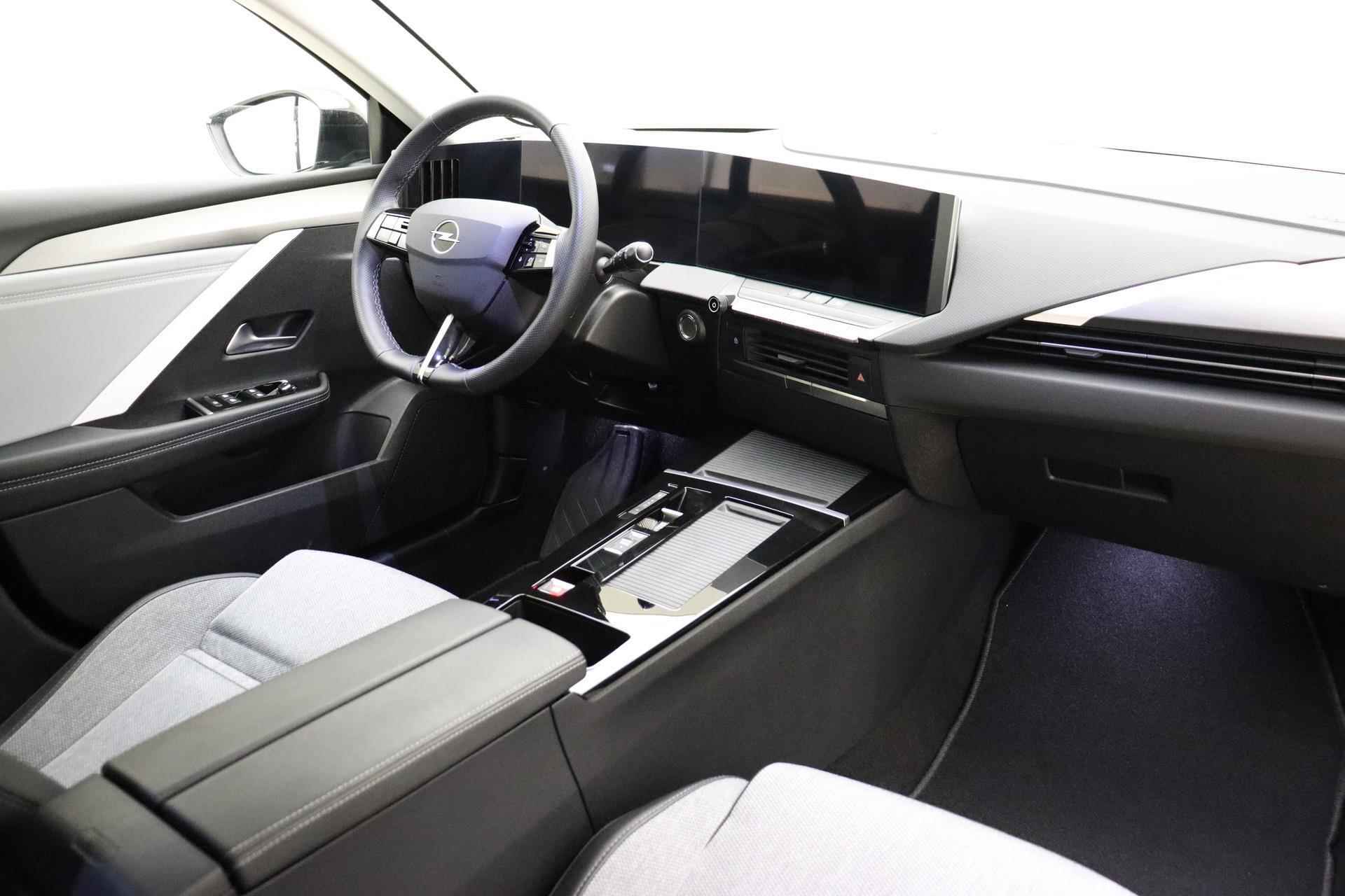 Opel Astra 1.2 GS Line 130 PK Automaat | Navigatie | Camera | DAB Radio | Getint glas | Lichtmetalen velgen | Bluetooth - 4/39