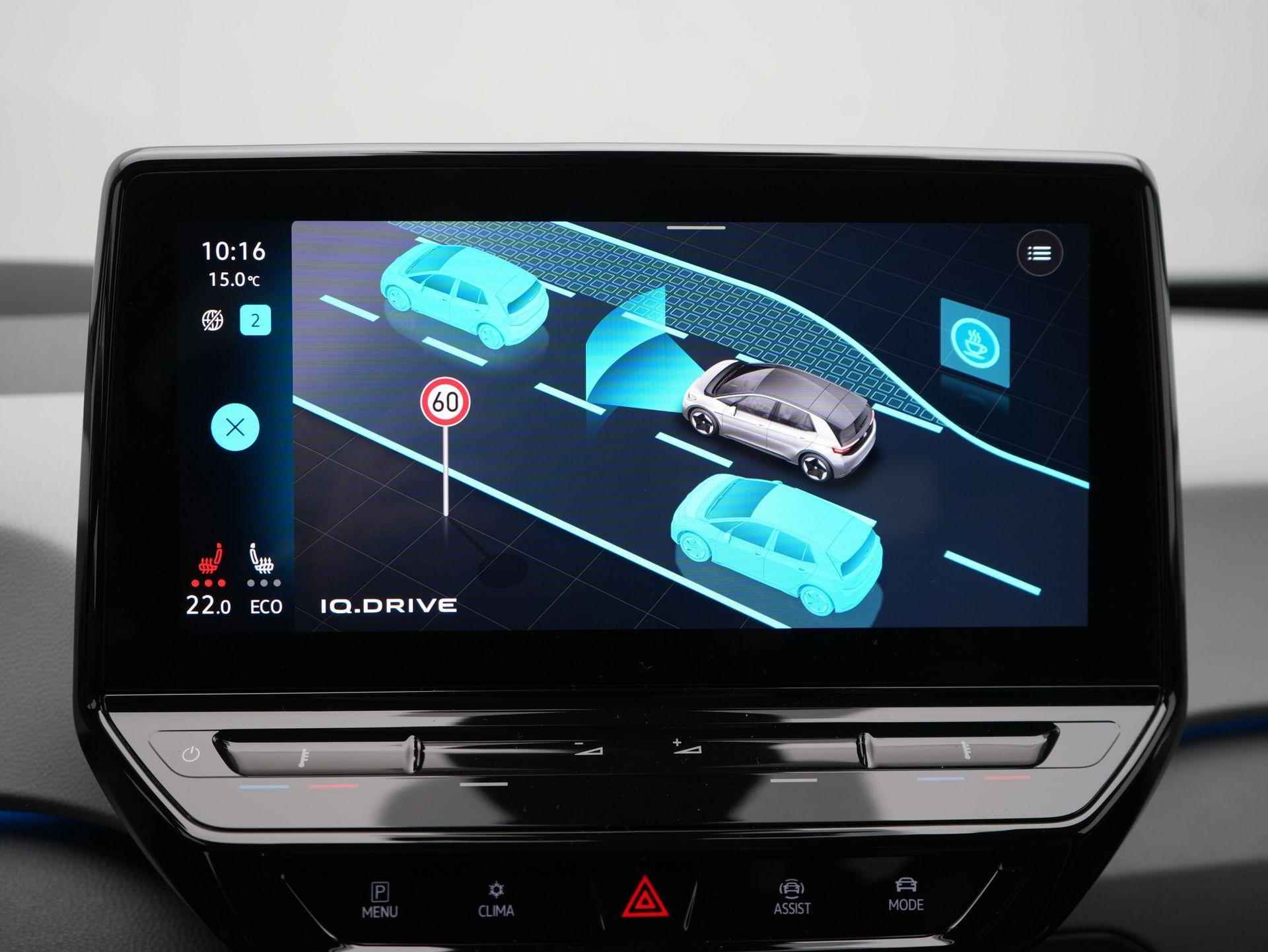 Volkswagen ID.3 First Max 58 kWh / Panodak / Elek. Stoelen / IQ-Light - 24/63