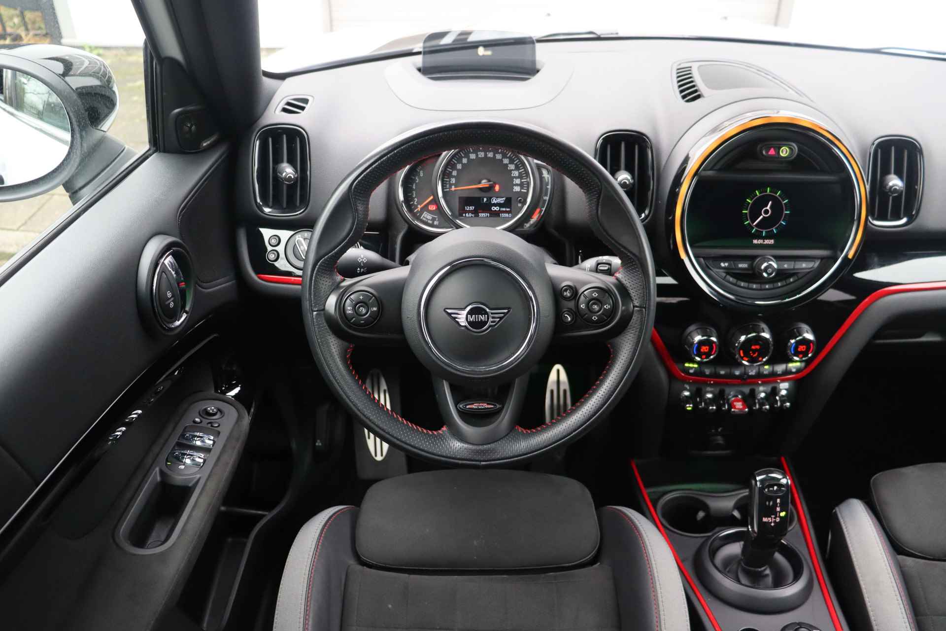 MINI Countryman Cooper Automaat / JCW Trim Pakket / Panoramadak / Achteruitrijcamera / Comfort Access / LED / Head-Up / Stoelverwarming / Park Assistant - 18/35