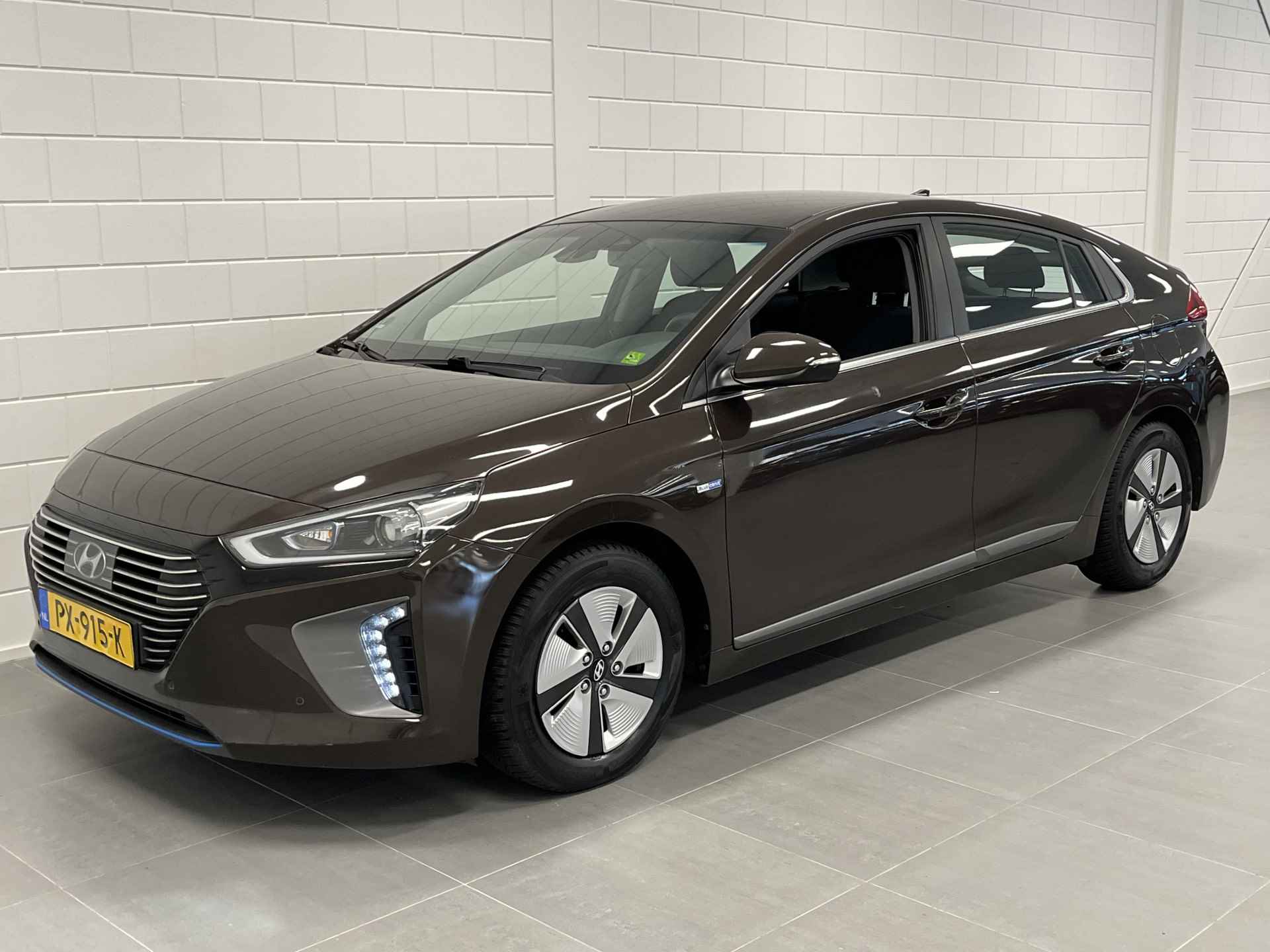 Hyundai IONIQ 1.6 GDi Comfort NAVIGATIE | CRUISE CONTROL | CLIMATE CONTROL | ZUINIGE RUIME AUTO! - 4/41