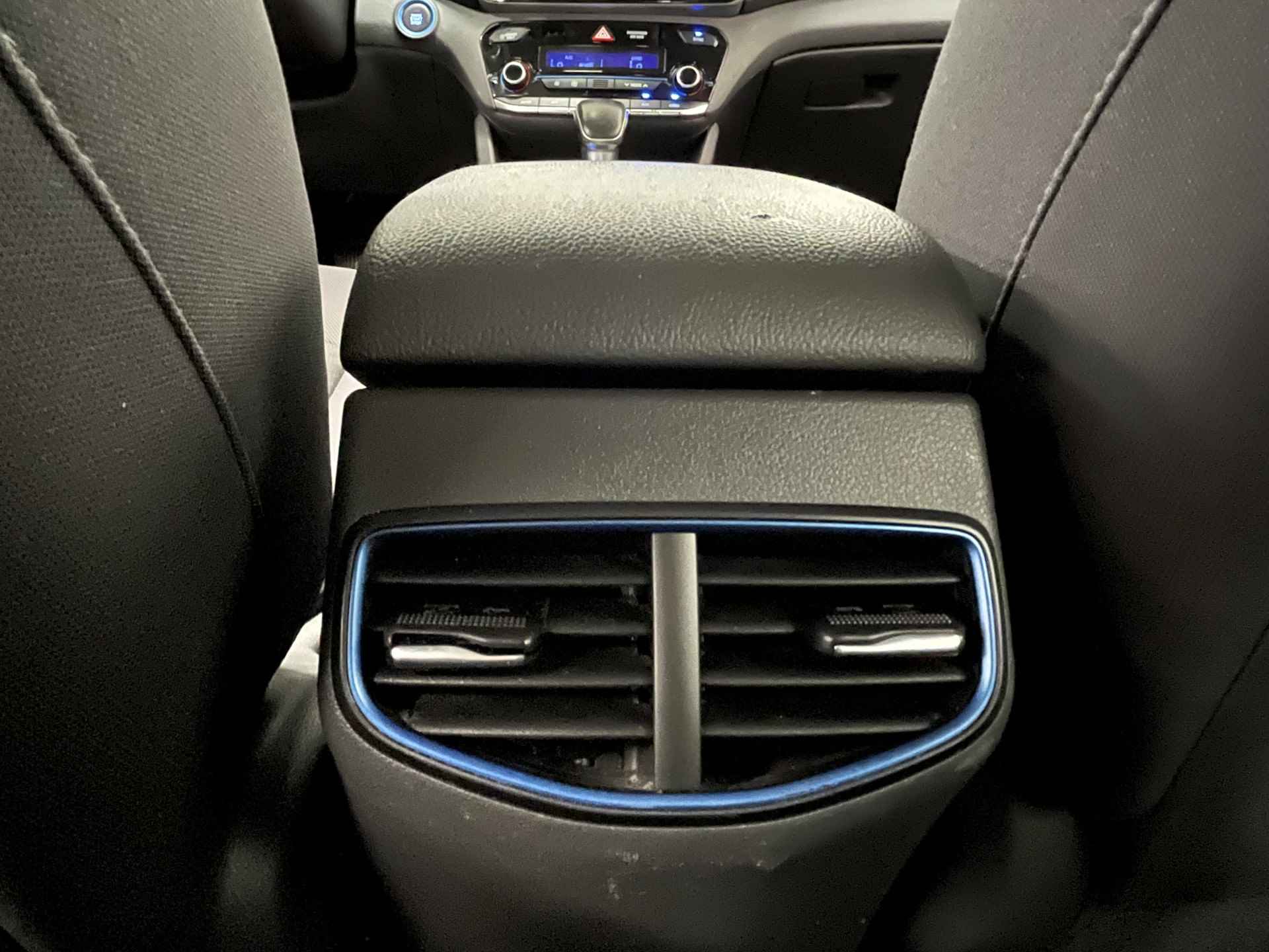 Hyundai IONIQ 1.6 GDi Comfort NAVIGATIE | CRUISE CONTROL | CLIMATE CONTROL | ZUINIGE RUIME AUTO! - 22/41