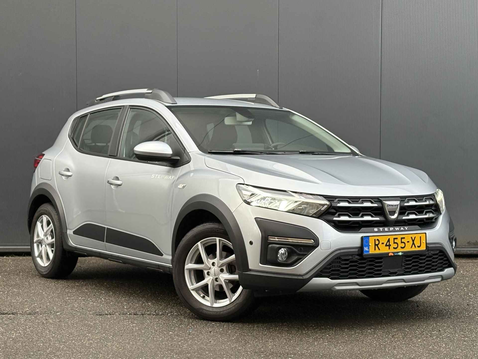 Dacia Sandero Stepway 1.0 TCe 90 Comfort Automaat | 1e Eigenaar | Navi | Camera | Parkeersensoren voor & achter | Keyless Entry & start | Bovag garantie | Lage km stand | NAP - 3/41