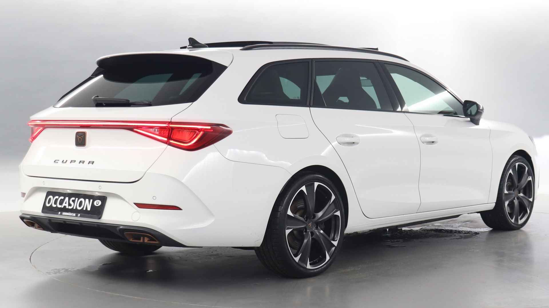 CUPRA Leon Sportstourer 1.4 TSI eHybrid 245pk PHEV VZ Performance / Panoramadak / Adaptive Cruise - 2/35