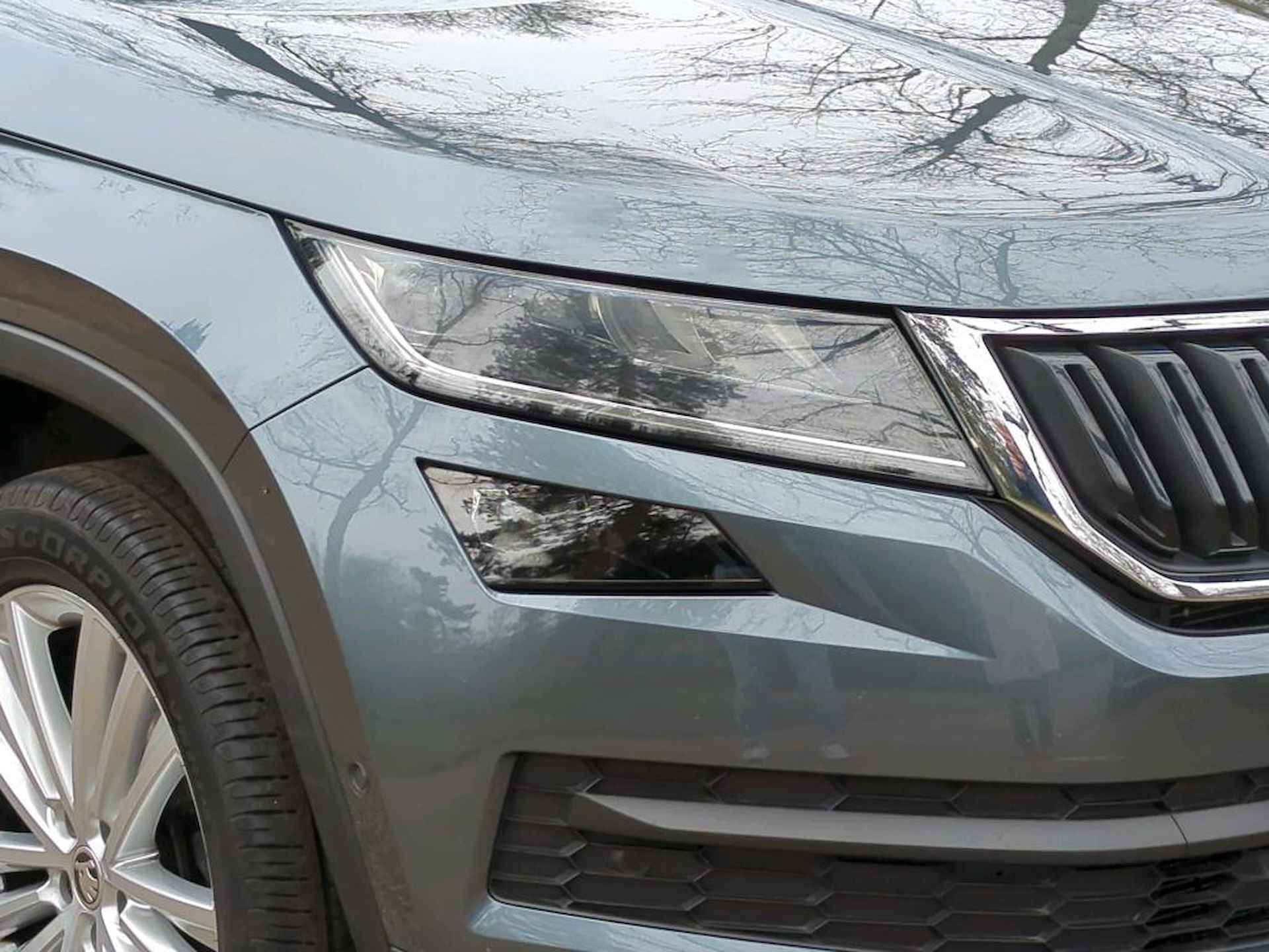 Škoda Kodiaq 1.5 TSI Business Edition Plus DSG/ Metallic/ Int. Velours/ Digitale cockpit/ Do Glas/   Led/ Panoramadak/  Camera/  Zwenkhaak/ Parkeersensoren/ 19 lmv - 9/19