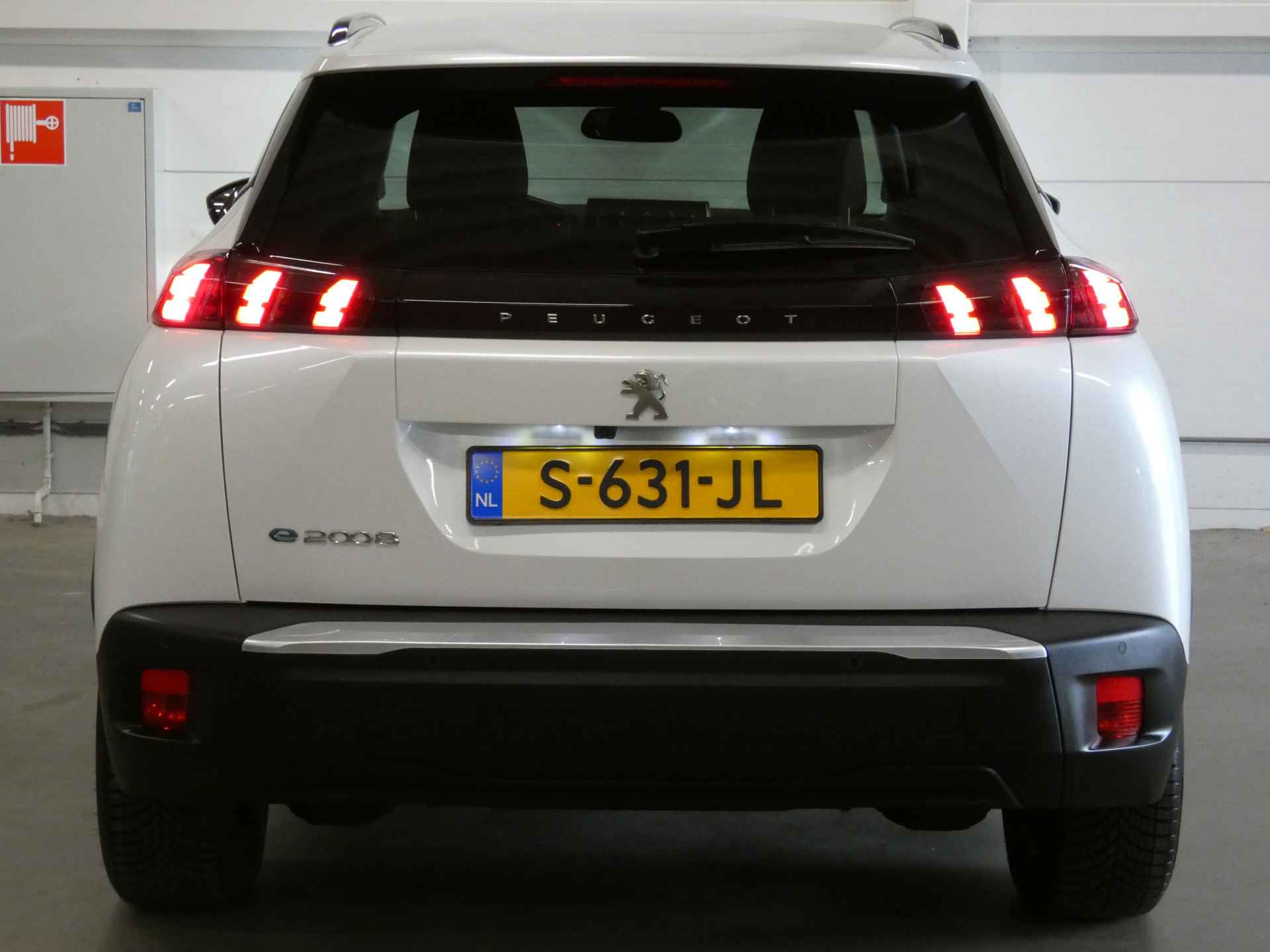 Peugeot e-2008 EV Allure Pack 50 kWh Navigatie | Camera | - 11/47