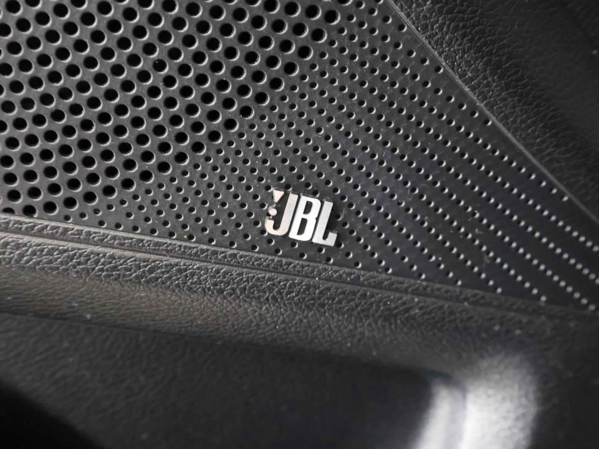 Kia ProCeed 1.6 T-GDi GT | Panoramadak | JBL Audio | Elektrisch verstelb. bestuurdersstoel met geheugen | Stoel/Stuurwielverwarming - 39/48