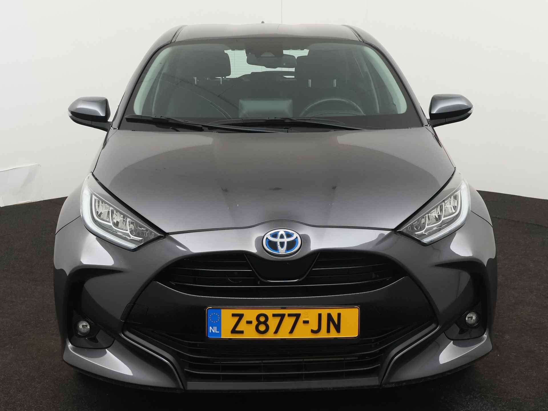 Toyota Yaris 1.5 Hybrid Dynamic | Navigatie | Stoelverwarming | 16 inch LM Velgen | - 28/43