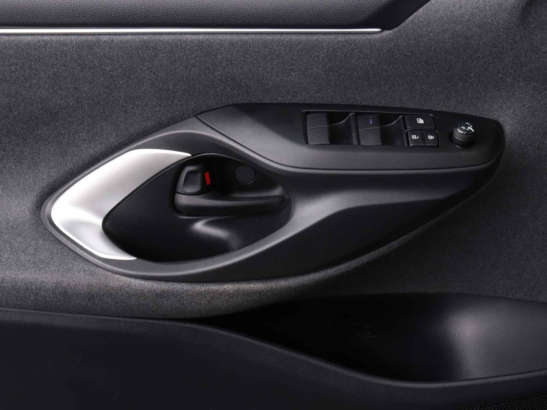 Toyota Yaris 1.5 Hybrid Dynamic | Navigatie | Stoelverwarming | 16 inch LM Velgen | - 33/43