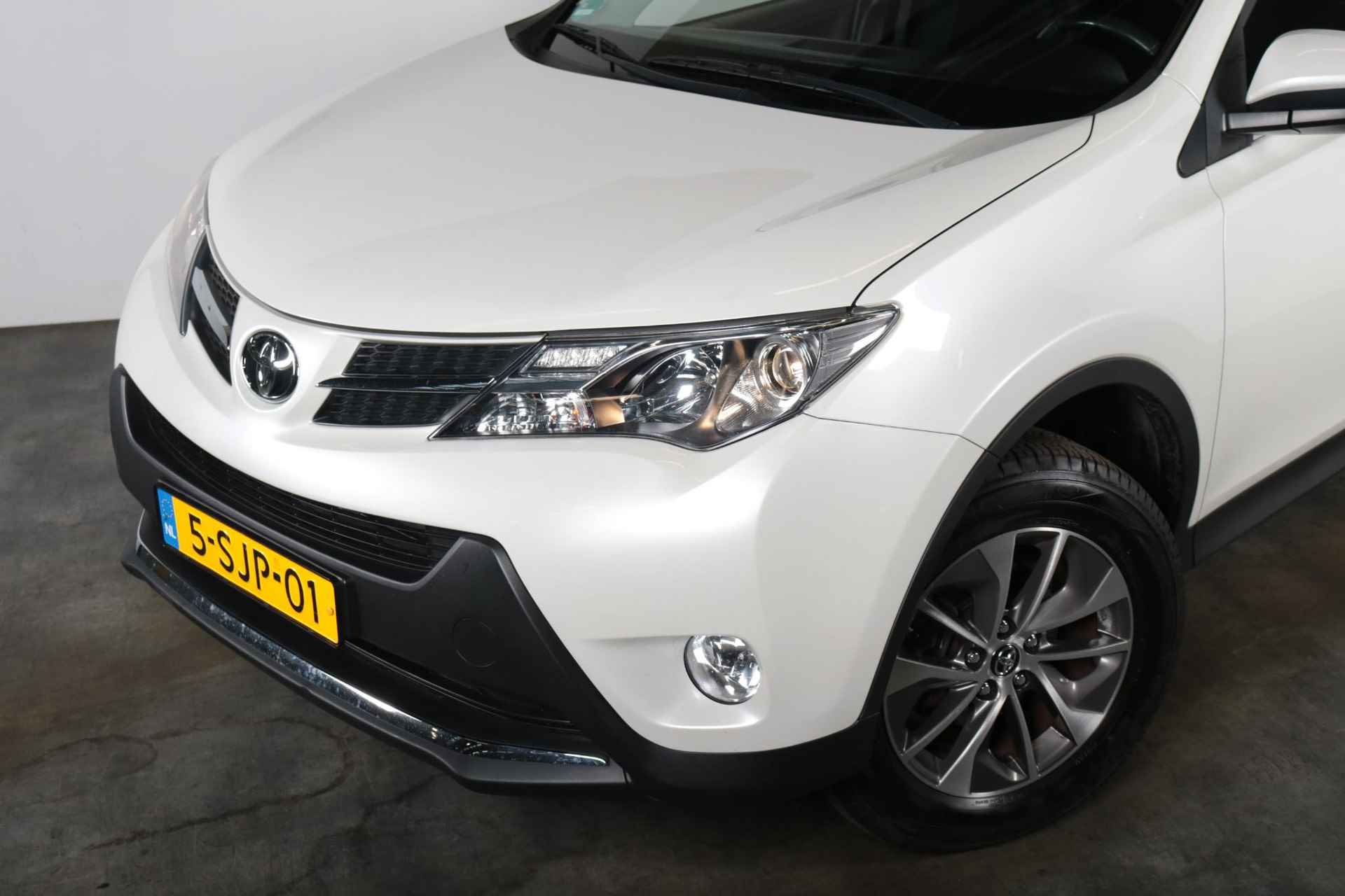 Toyota RAV4 2.0 Dynamic 4WD, Trekhaak, Navi, 1500KG Trekkracht , NL Auto - 3/38