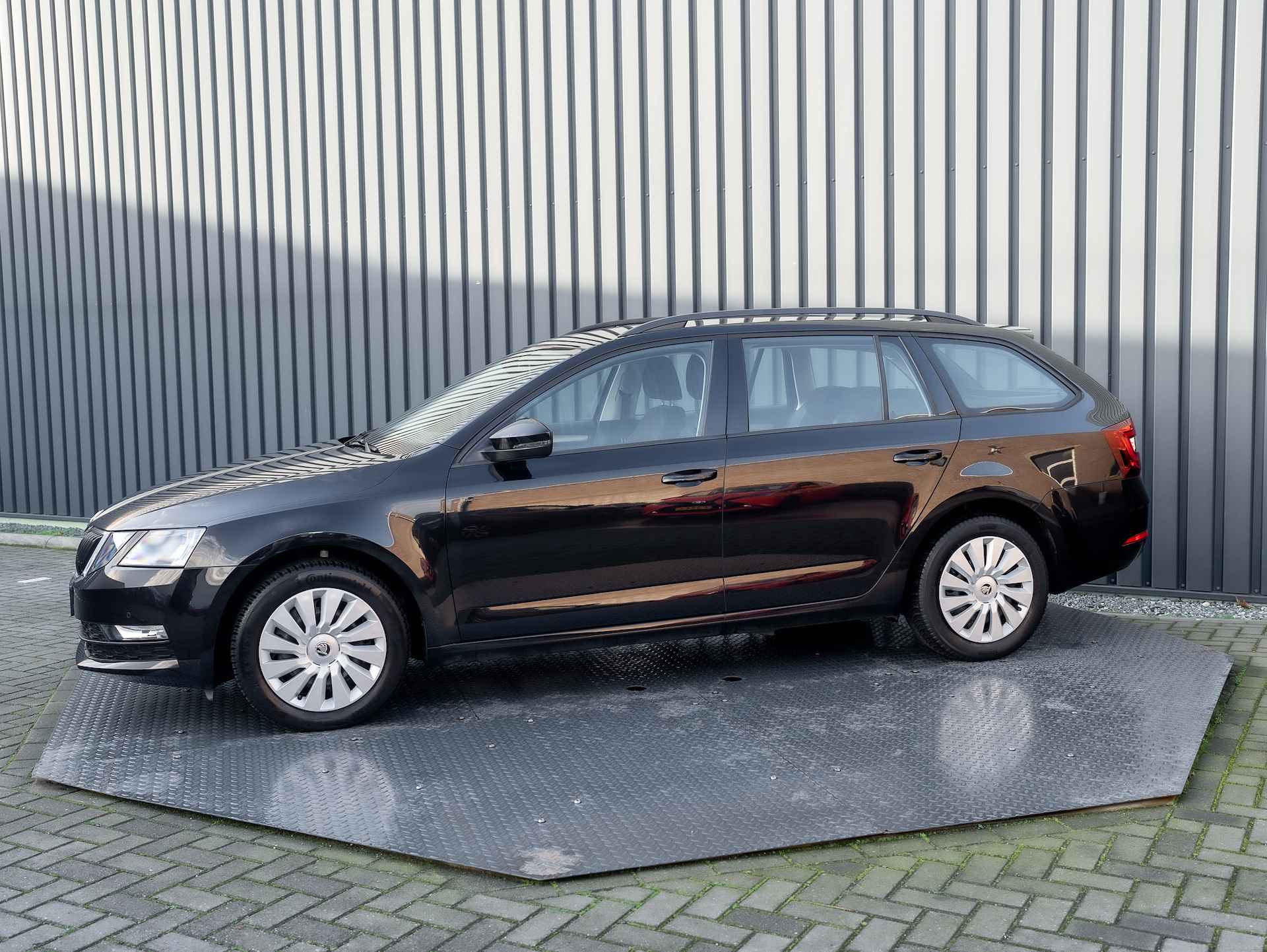 Škoda Octavia Combi 1.0 TSI DSG Greentech Ambition | Parkeersensoren V&A | Apple Carplay | Navi | Prijs Rijklaar!! - 3/40