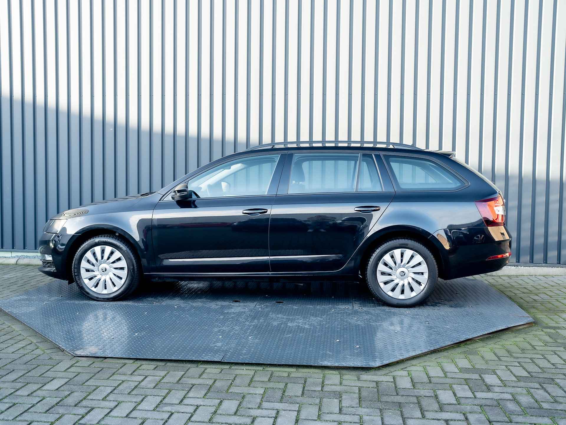 Škoda Octavia Combi 1.0 TSI DSG Greentech Ambition | Parkeersensoren V&A | Apple Carplay | Navi | Prijs Rijklaar!! - 4/40