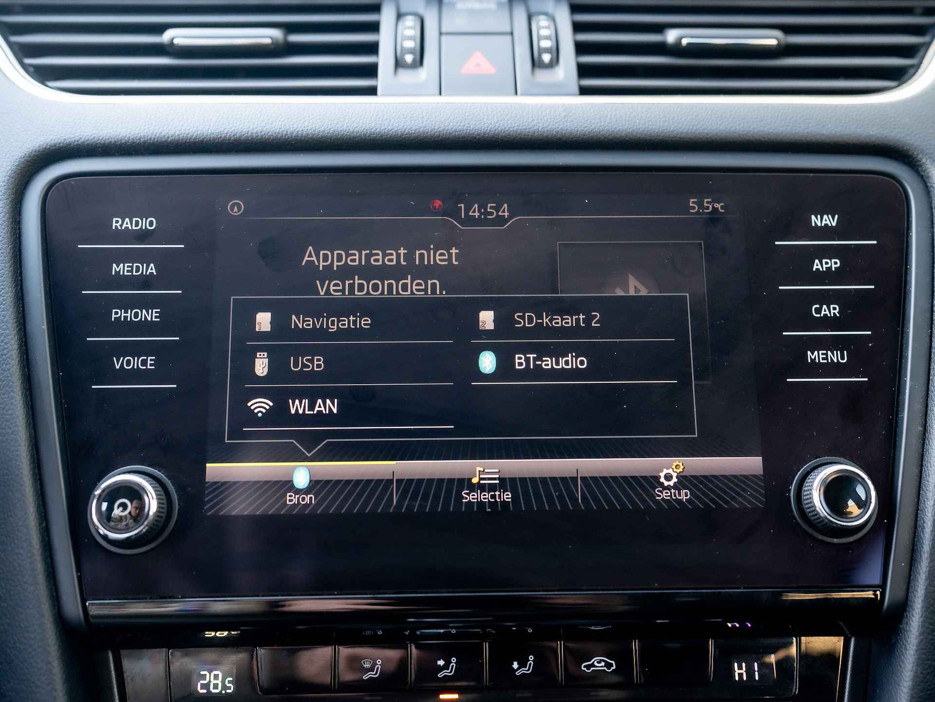 Škoda Octavia Combi 1.0 TSI DSG Greentech Ambition | Parkeersensoren V&A | Apple Carplay | Navi | Prijs Rijklaar!! - 32/40