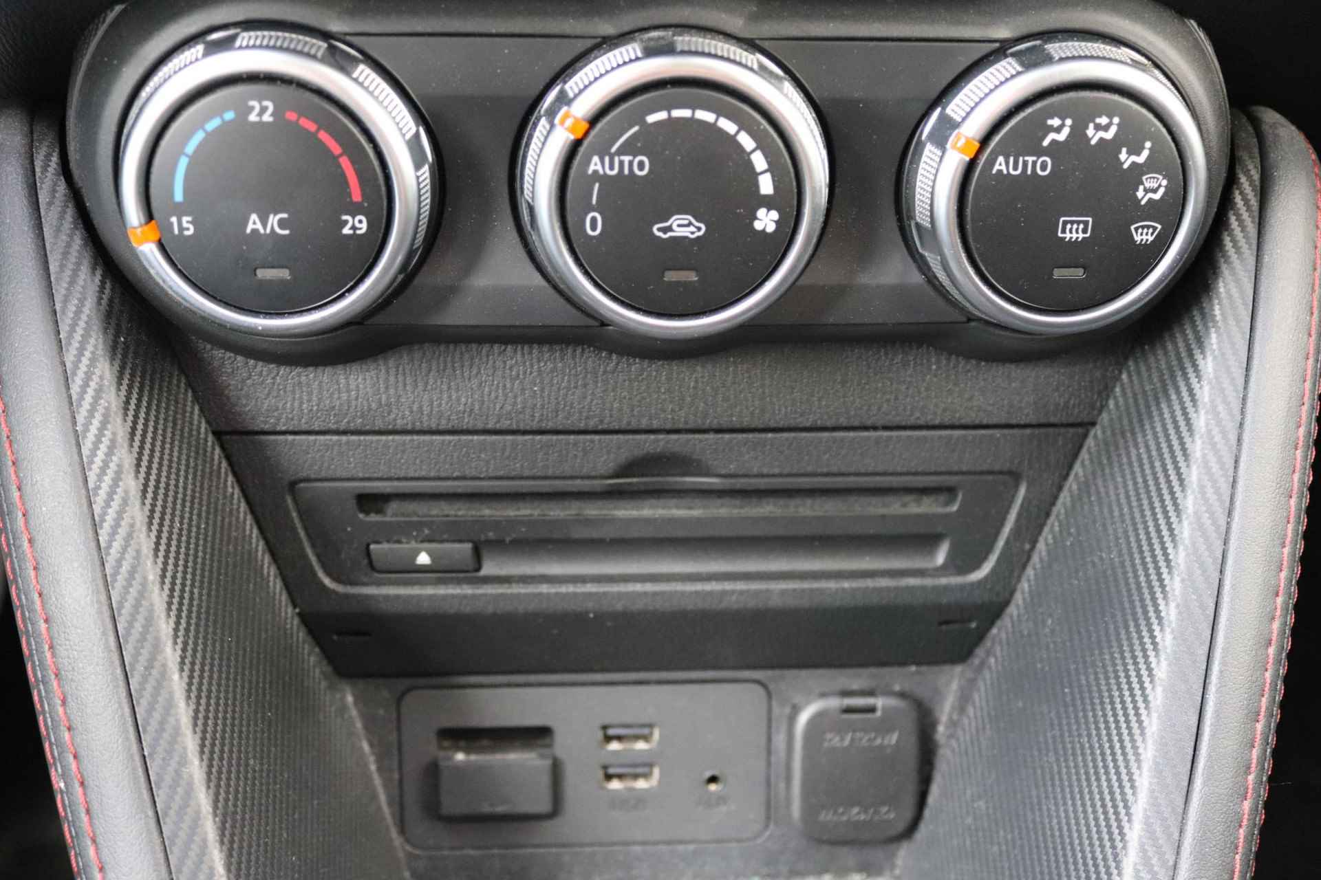 Mazda 2 1.5 Skyactiv-G 90 GT-M | Automaat | Navigatie | Climate Control | LED koplampen | LMV 16" | Trekhaak Afneembaar | Stoelverwarming | - 9/30