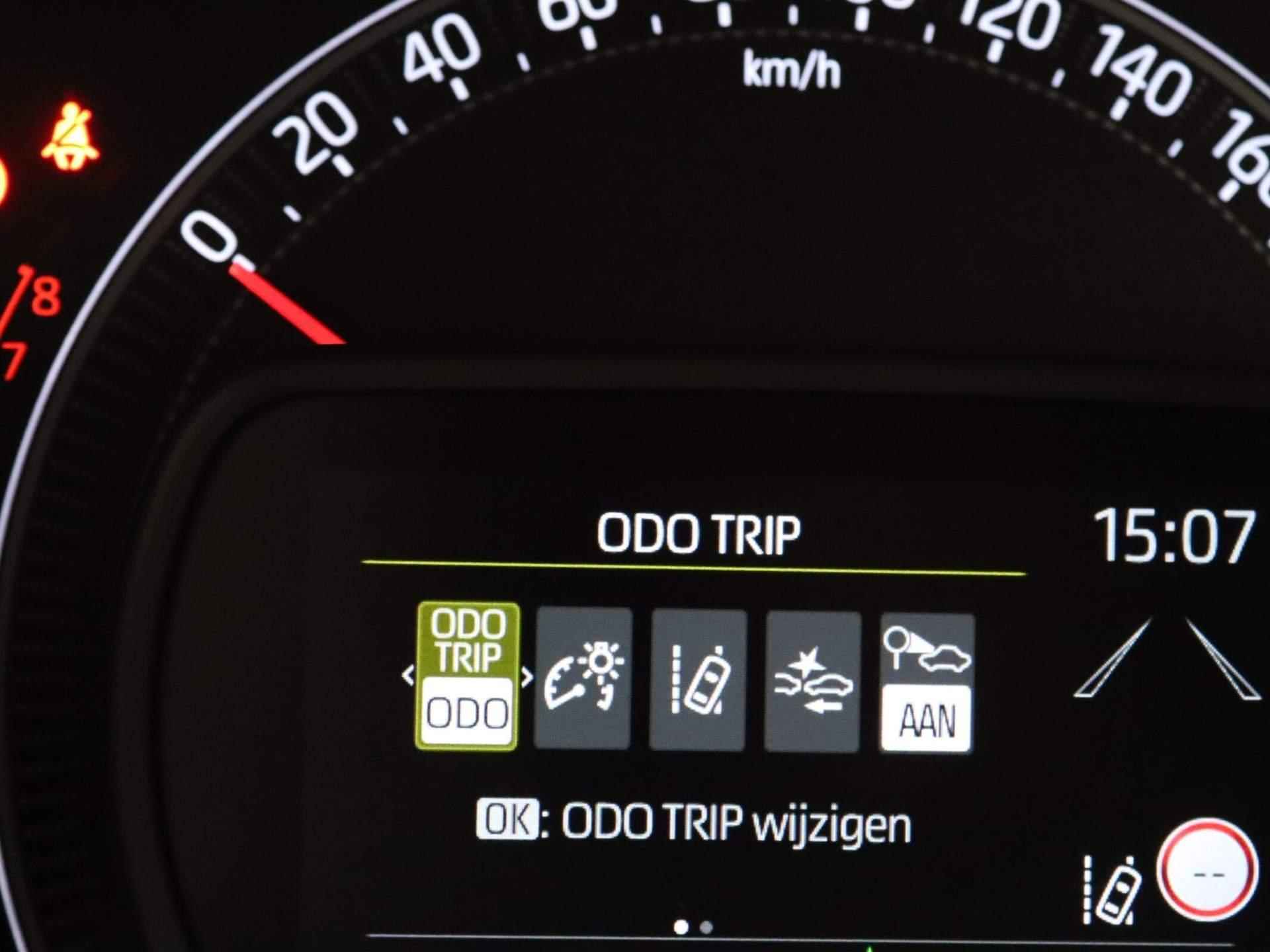 Toyota Aygo X 1.0 VVT-i MT Play -ORIGINEEL NEDERLANDSE AUTO - AIRCO - ADAPTIEVE CRUISE CONTROL - 17 INCH WIELEN - BLUETOOTH - VERKEERSBORD DETECTIE - LEDEREN STUURWIEL - 29/34