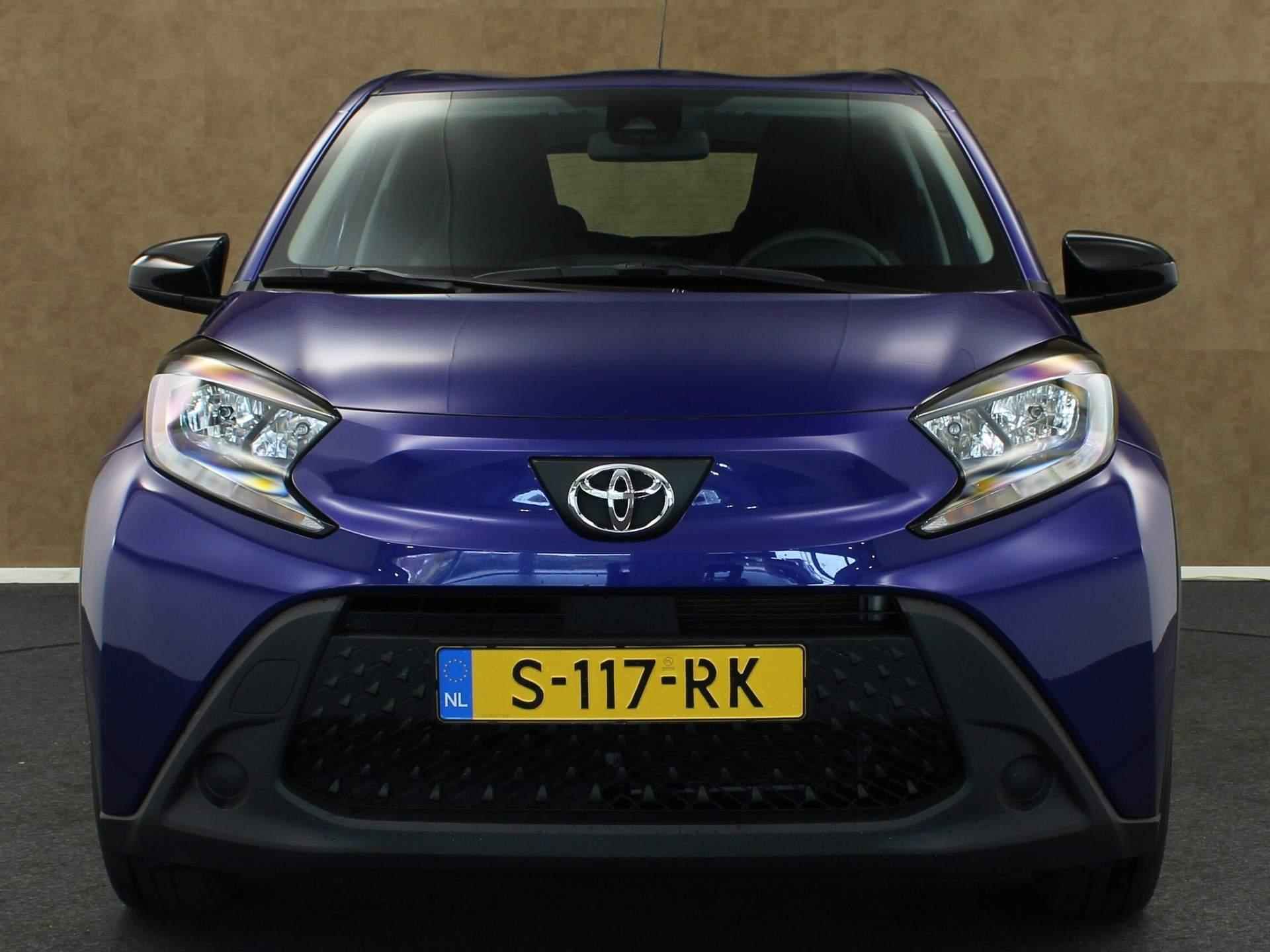 Toyota Aygo X 1.0 VVT-i MT Play -ORIGINEEL NEDERLANDSE AUTO - AIRCO - ADAPTIEVE CRUISE CONTROL - 17 INCH WIELEN - BLUETOOTH - VERKEERSBORD DETECTIE - LEDEREN STUURWIEL - 7/34