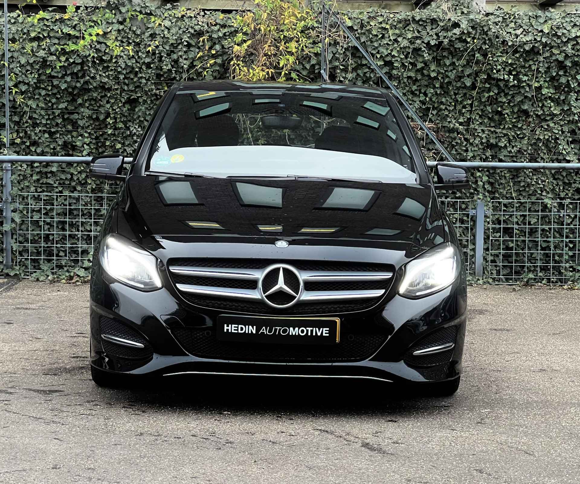 Mercedes-Benz B-klasse B 180d Lease Edition Plus Style Line | LED | Airco | Parkpilot | Navigatie | Licht en Zichtpakket | Zitcomfortpakket - 14/15