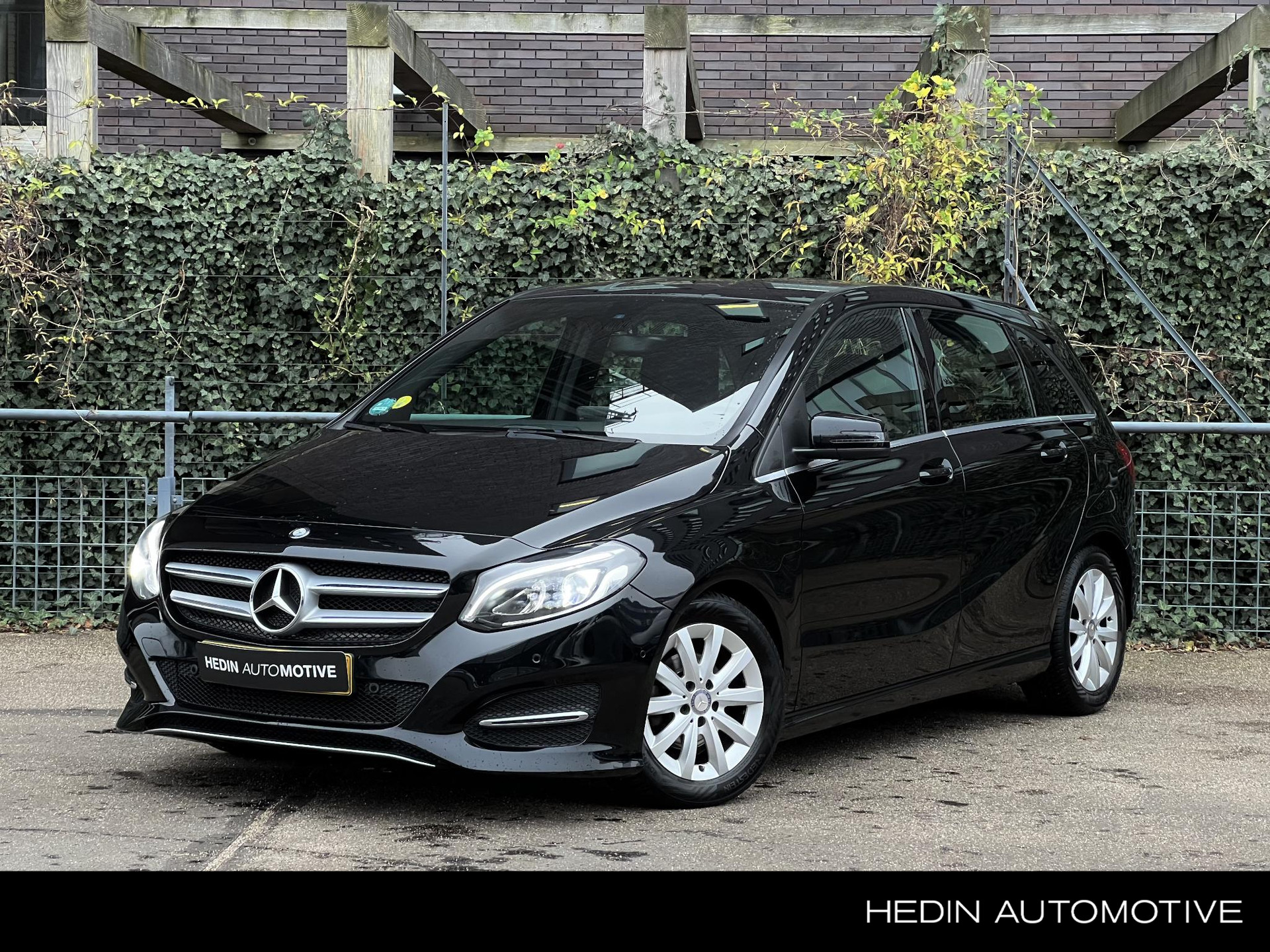 Mercedes-Benz B-klasse B 180d Lease Edition Plus Style Line | LED | Airco | Parkpilot | Navigatie | Licht en Zichtpakket | Zitcomfortpakket