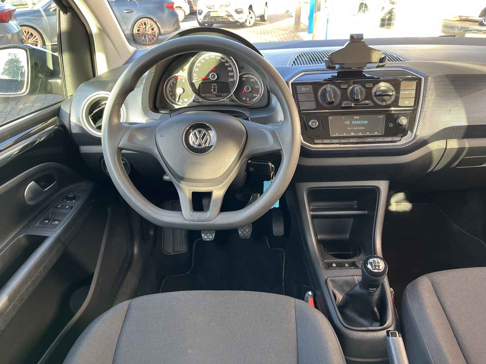 Volkswagen up! 1.0 BMT move up! / ZEER ZUINIG/ BLUETOOTH/ AIRCO/ DAB/ - 9/31