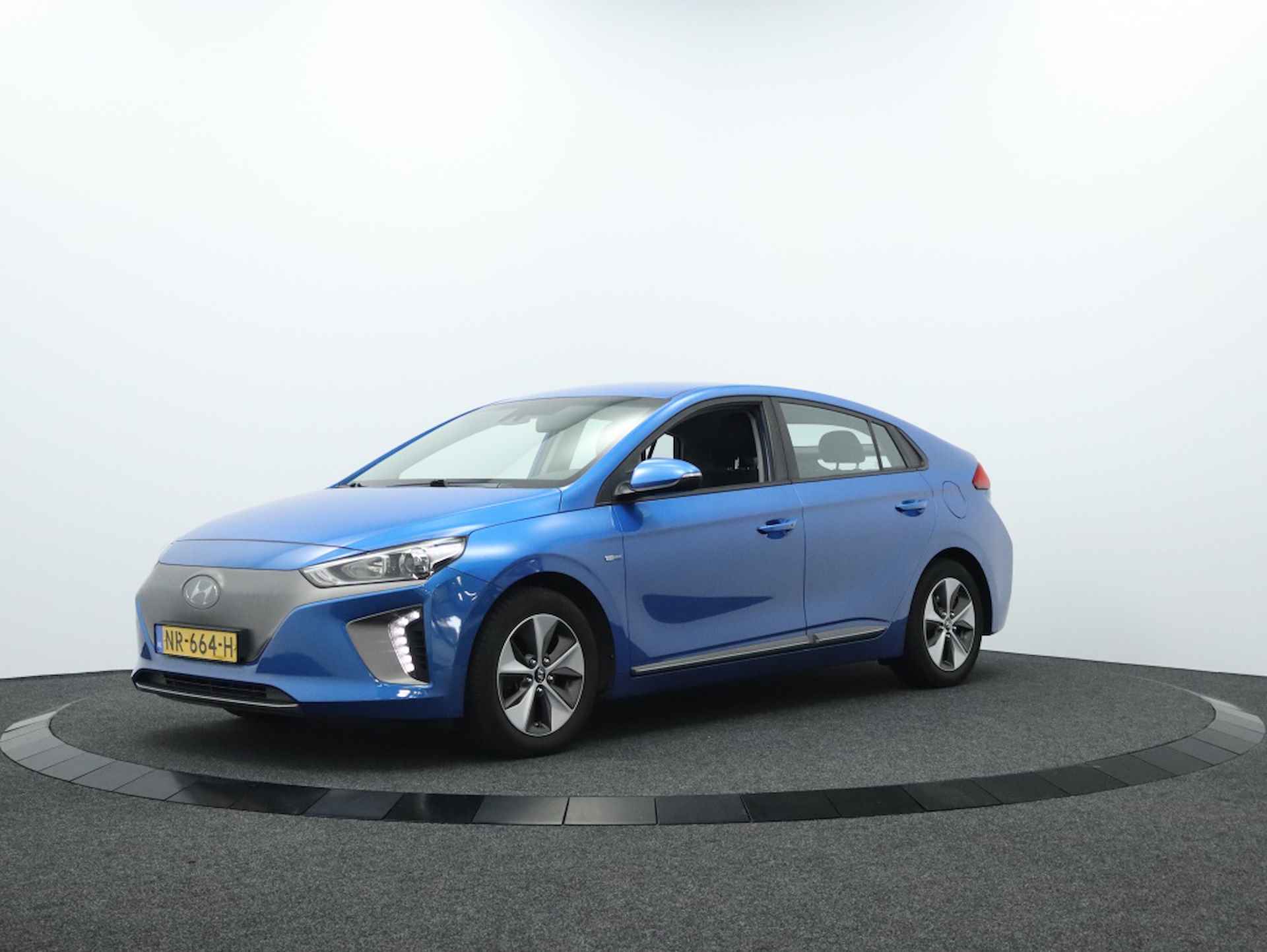 Hyundai IONIQ Comfort EV 28 kWh 2.000,- Subsidie | Trekhaak | Camera | Navigat - 16/46