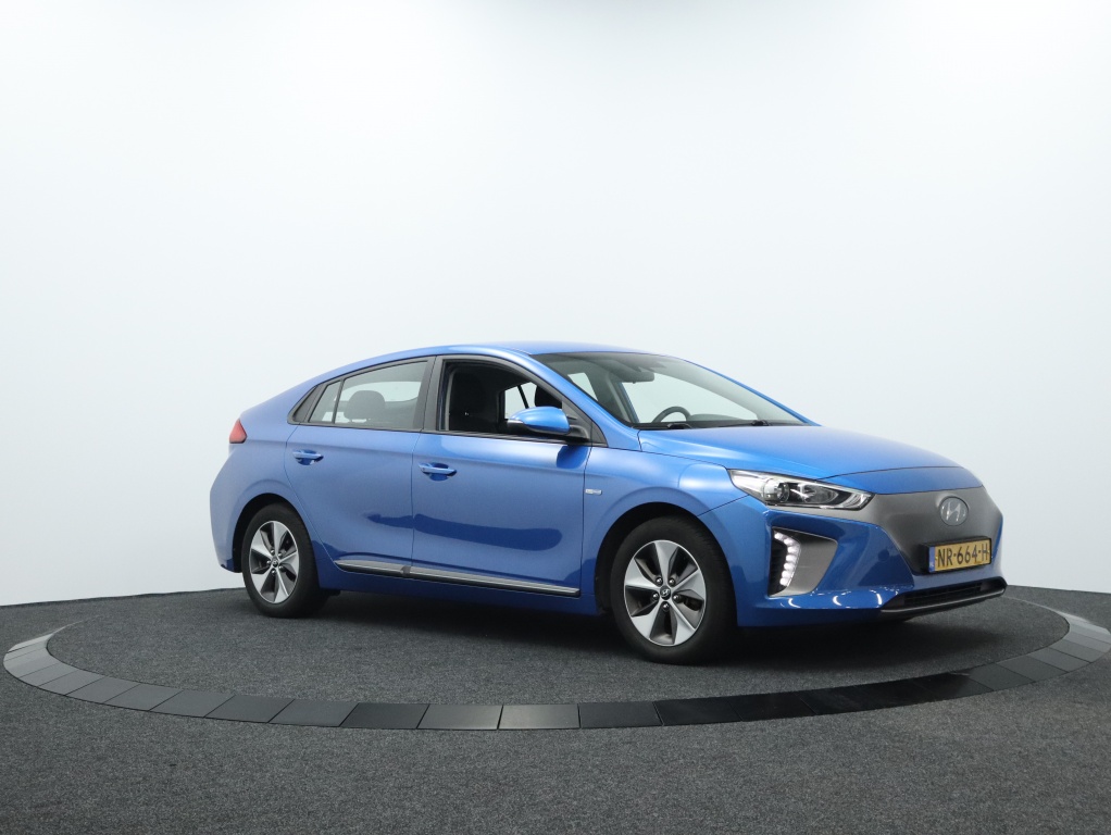 Hyundai IONIQ Comfort EV 28 kWh Trekhaak | Camera | Navigatie