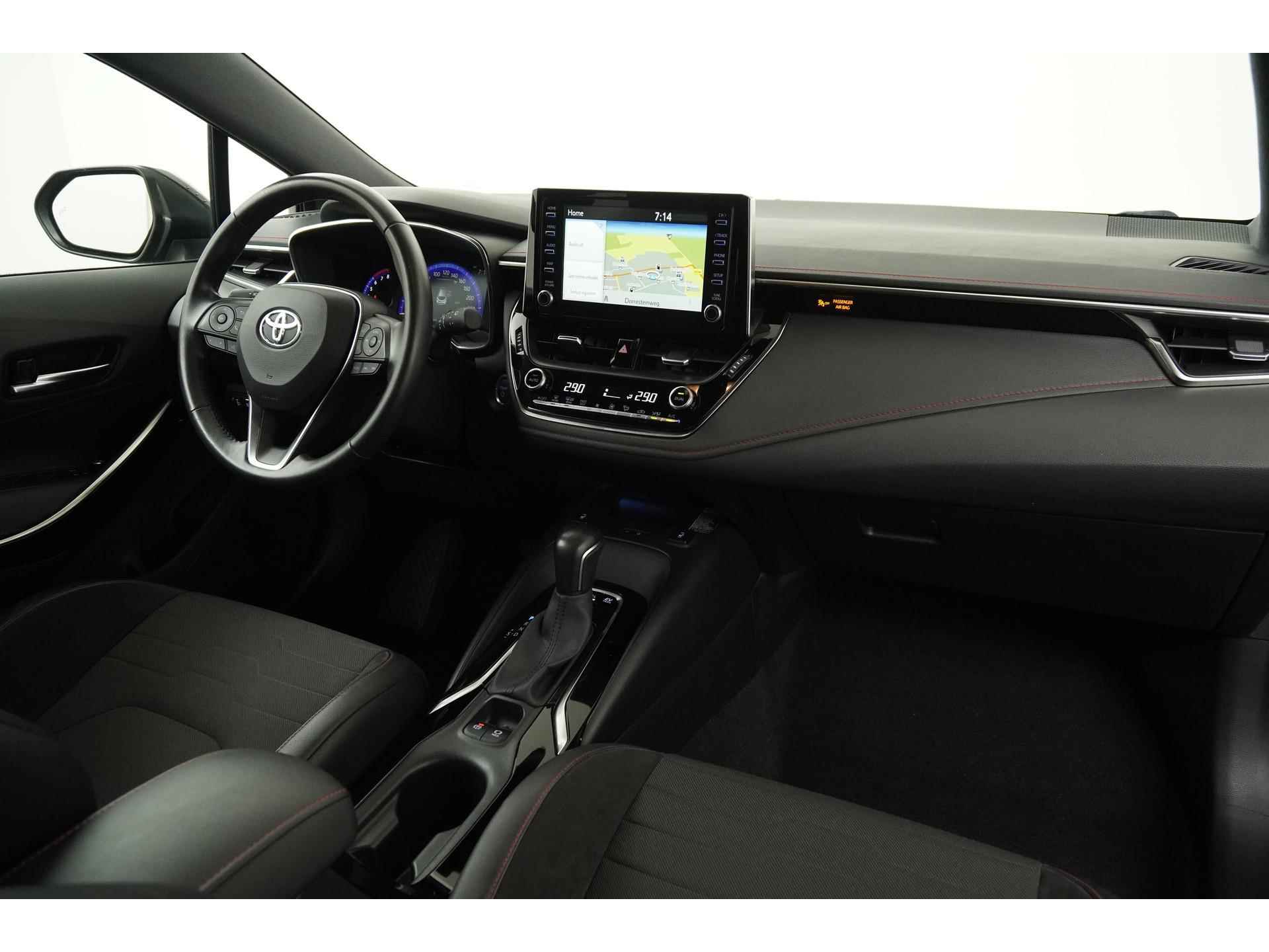 Toyota Corolla 2.0 Hybrid Executive | Leder/alcantara | Blind spot | Camera | Park assist |  Zondag Open! - 2/43