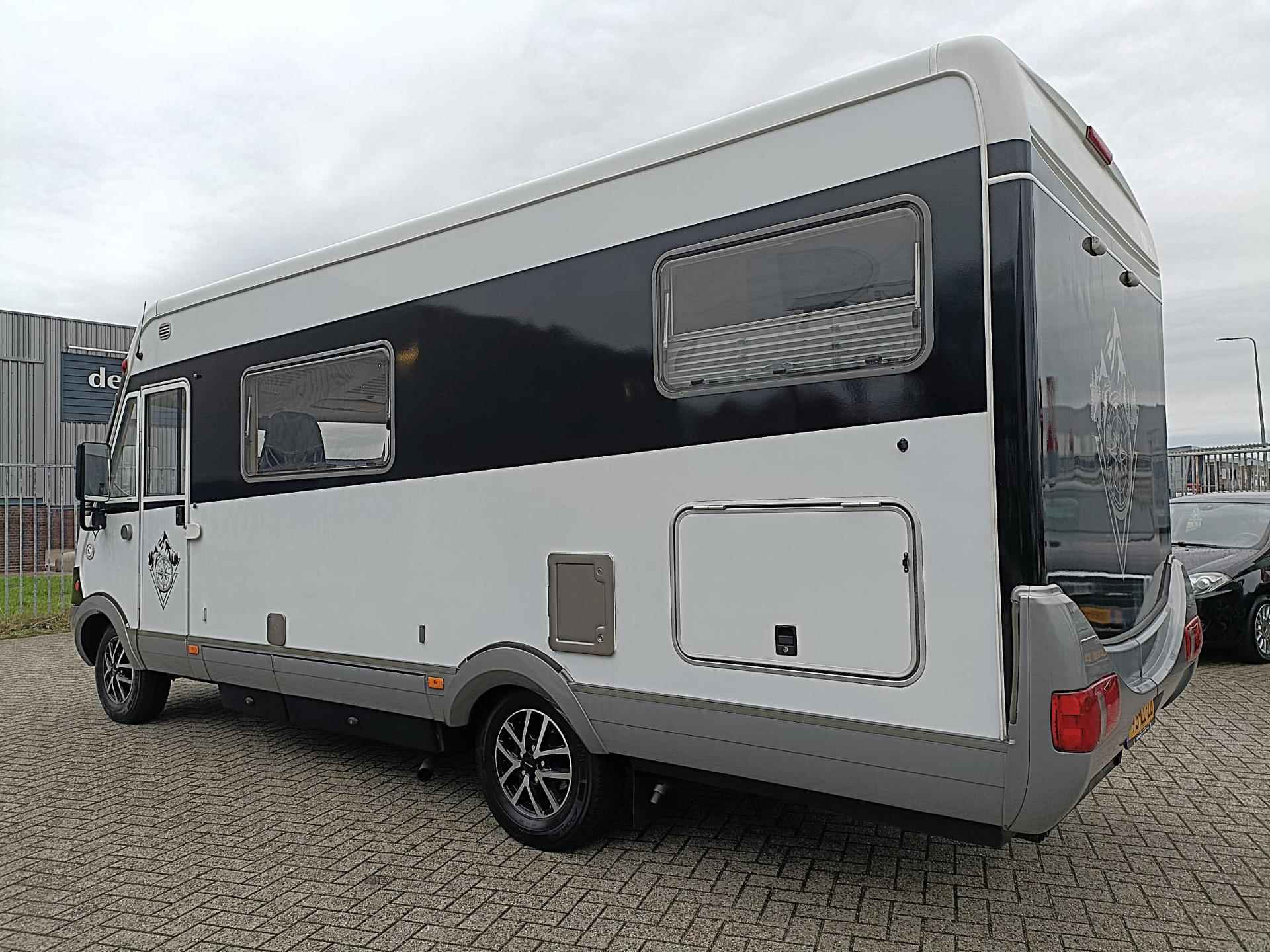 Hymer B 644 2.8 JTD Integraal | 6 SLAAPPLAATSEN | AIRCO | - 62/83