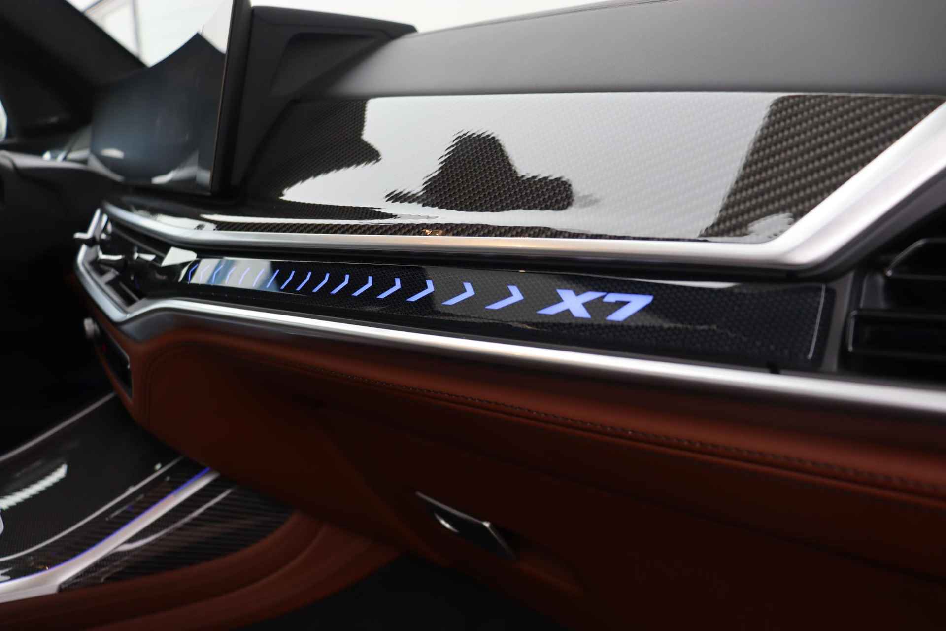 BMW X7 xDrive40i Elektrische trekhaak/ softclose/ Harman Kardon/ Head-up display/ 23 inch/ Pano-dak - 13/52