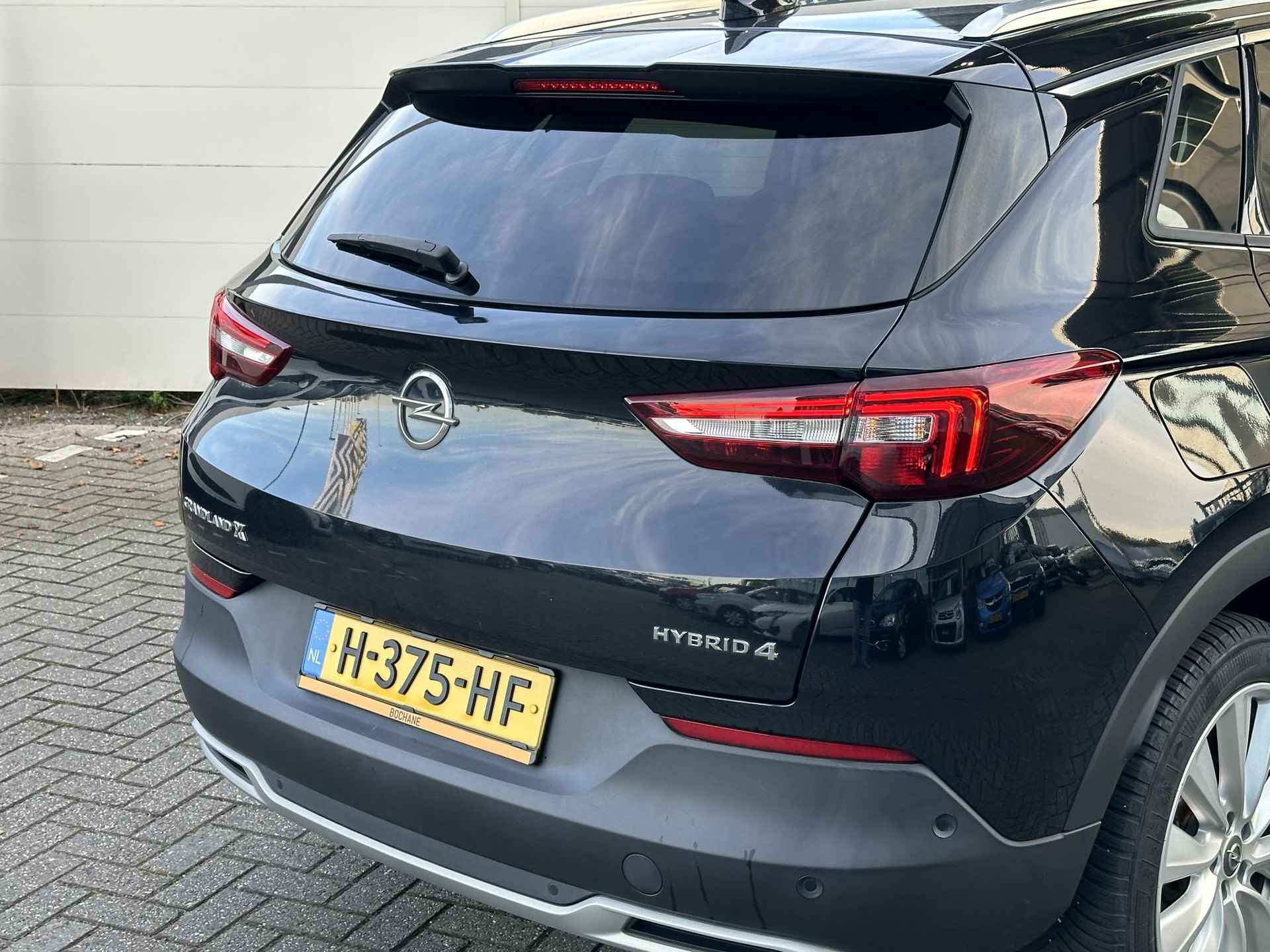 Opel Grandland X 1.6 Turbo Hybrid4 Business Executive 300 PK  | 4X4 |  Elek. A. Klep | A. Camera | Dealer Onderhouden | NL Auto! - 14/43