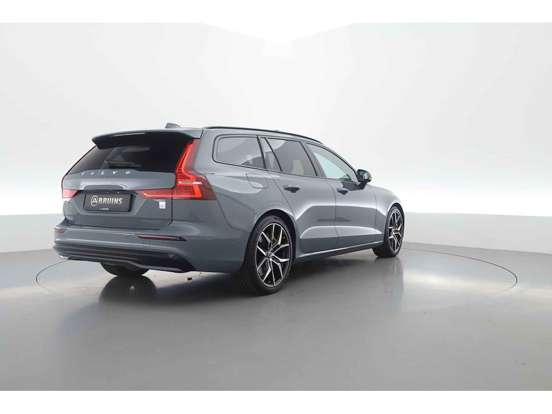 Volvo V60 2.0 455PK T8 Polestar Engineered, Öhlins, Pano-dak, 360 camera - 3/35