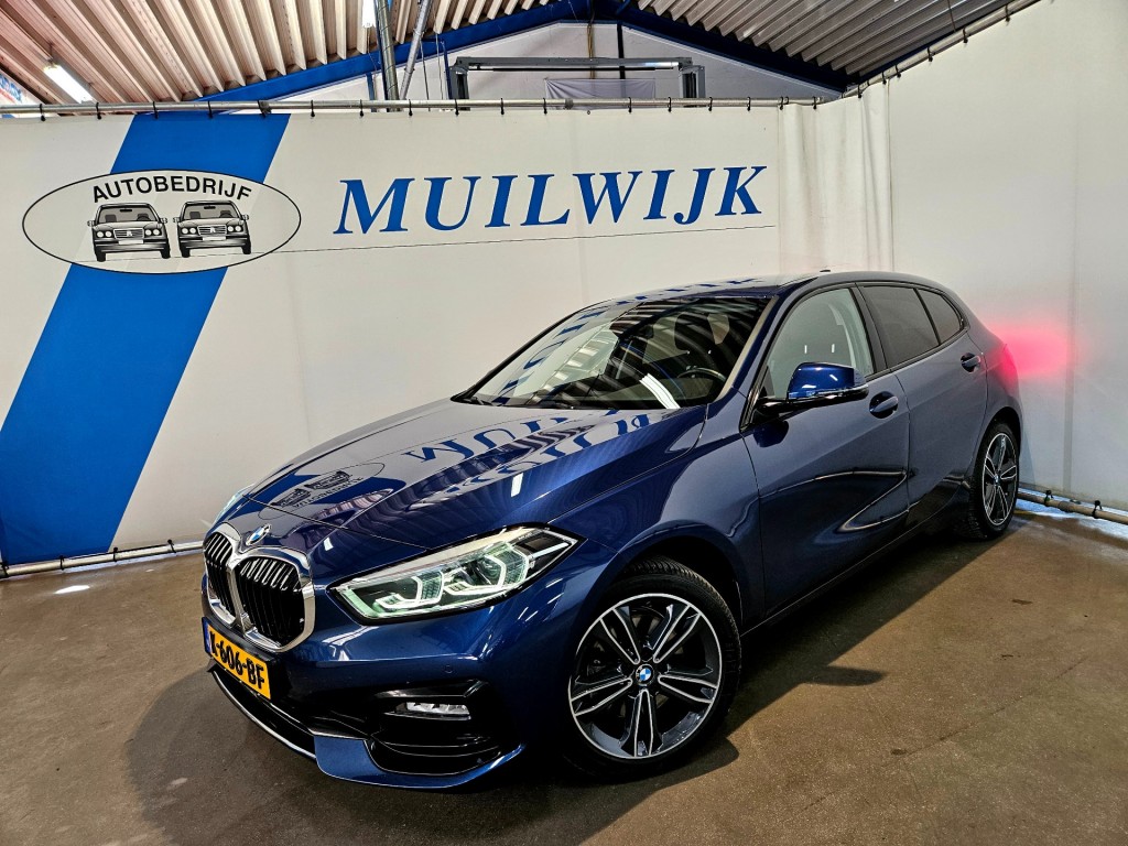 BMW 1-serie 118I Executive Sport Edition / Virtual / LED / NL Auto bij viaBOVAG.nl