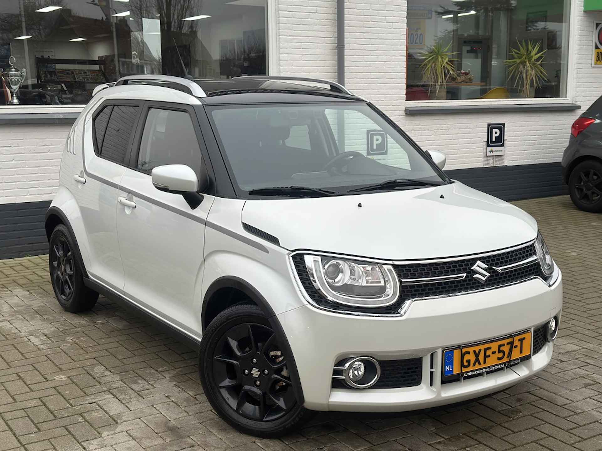 Suzuki Ignis 1.2/AUTOMAAT/NAVI/CRUISE CONTR/STOELVERWARMING/LUXE - 2/26