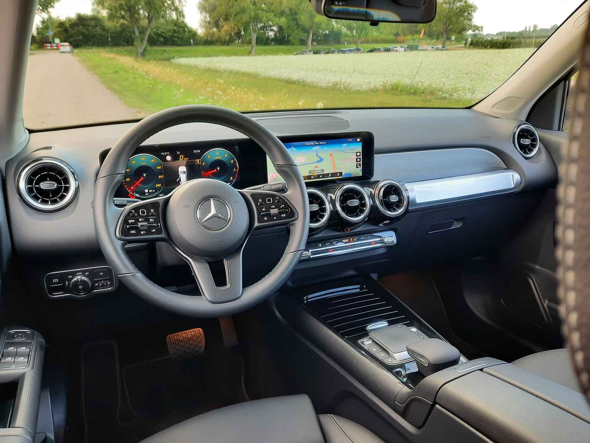 Mercedes-Benz GLB 200 Premium Plus Lage KM |  Trekhaak | Stoelverw | Navigatie | Navi | Digi Dash | Camera - 24/39