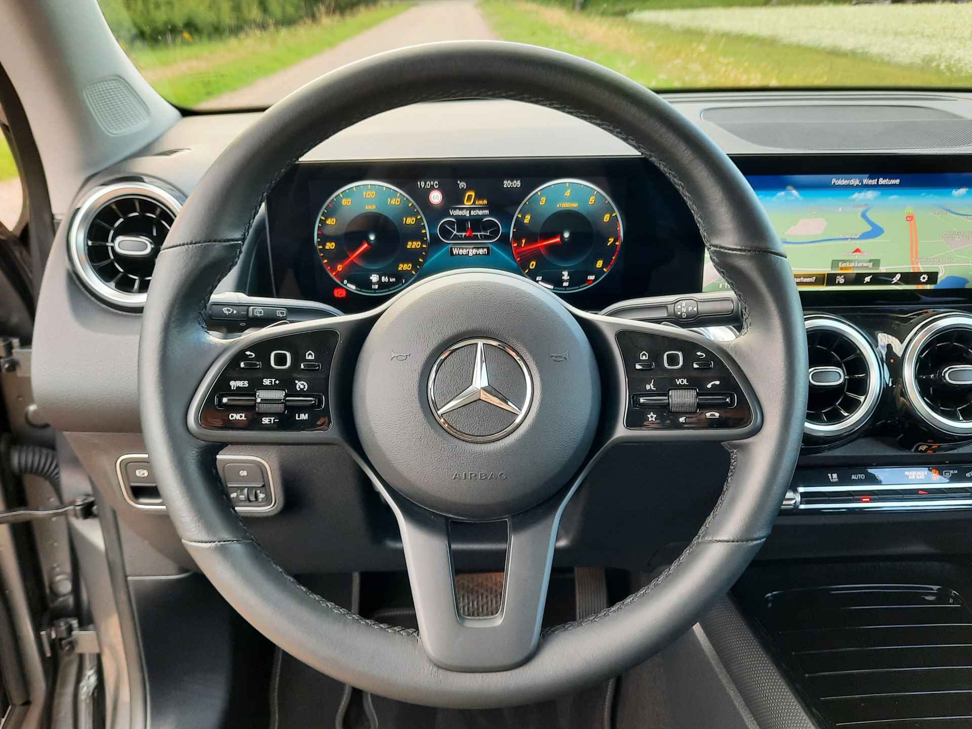 Mercedes-Benz GLB 200 Premium Plus Lage KM |  Trekhaak | Stoelverw | Navigatie | Navi | Digi Dash | Camera - 32/39