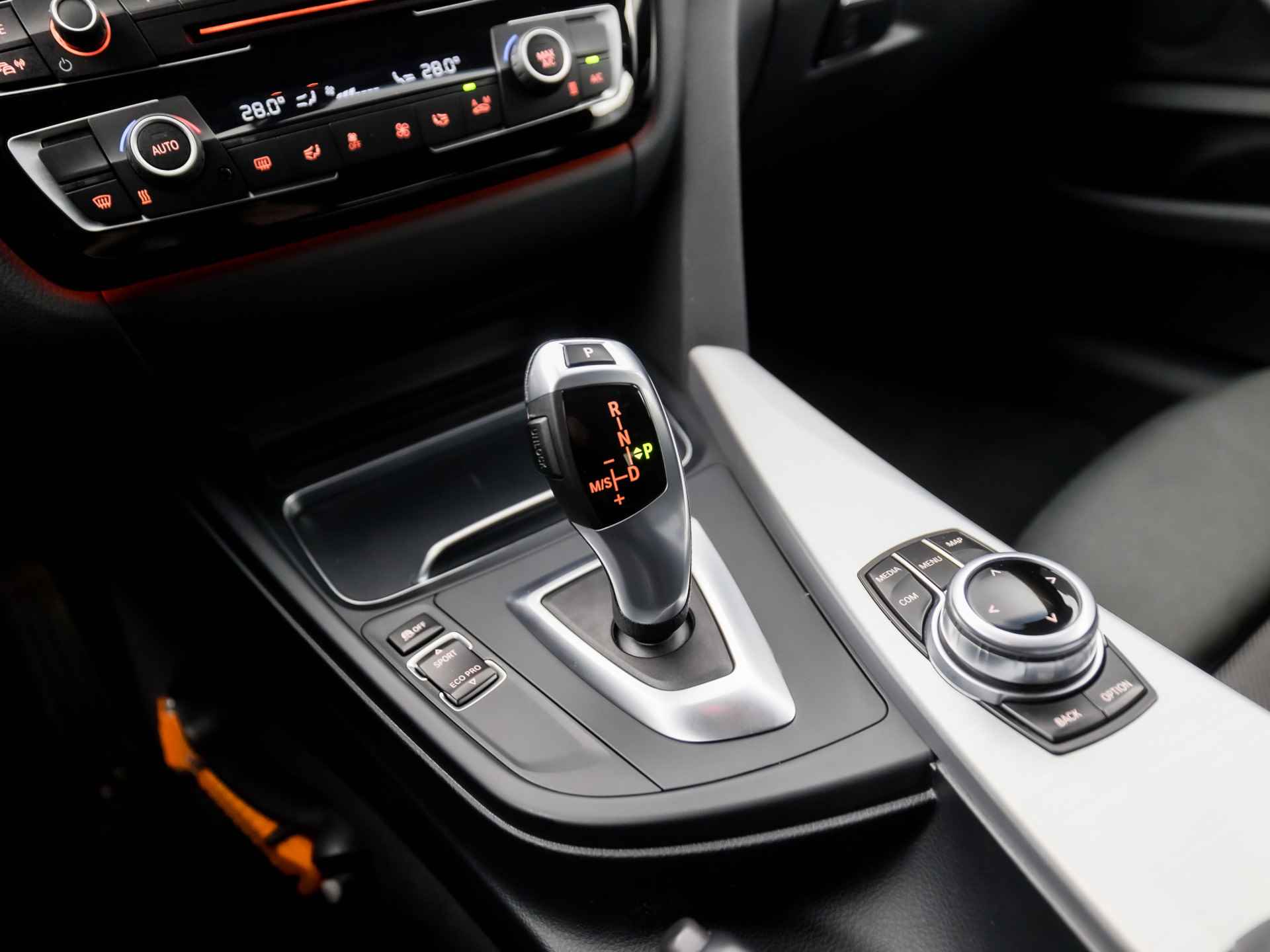 BMW 4 Serie Gran Coupé 418i SportLine Automaat (NAVIGATIE, CLIMATE, LENDESTEUNEN, LED KOPLAMPEN, SPORTSTOELEN, PARKEERSENSOREN, NIEUWE APK, NIEUWSTAAT) - 10/33