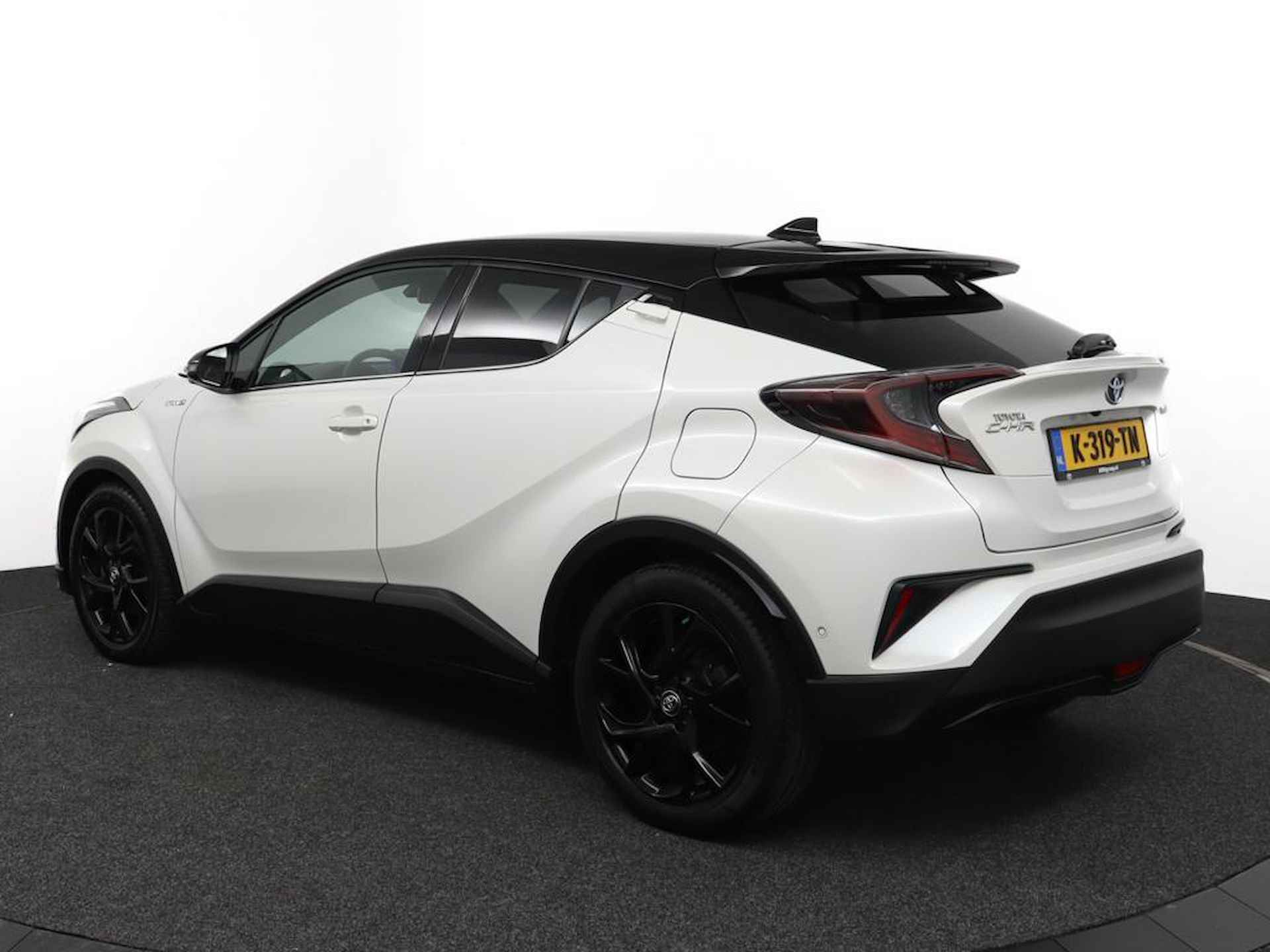 Toyota C-HR 1.8 Hybrid Bi-Tone | LED verlichting | Adaptive Cruise Control | Lederen bekleding | Stoelverwarming | Stuurverwarming | - 12/52