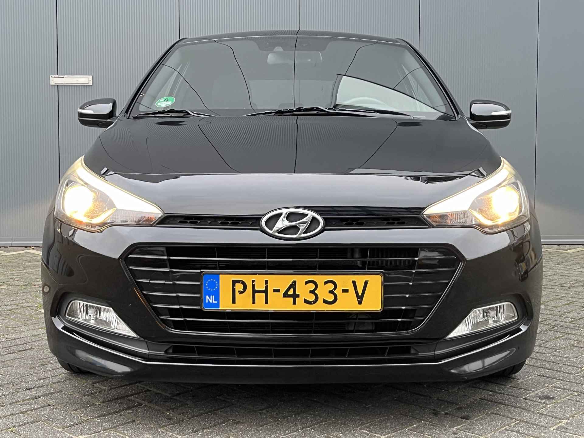 Hyundai i20 1.0 T-GDI 100pk Black Edition | Airco | Camera | Navigatie | 15" Lichtmetaal | Cruisecontrol | Parkeersensoren | Getinte ramen | - 5/30