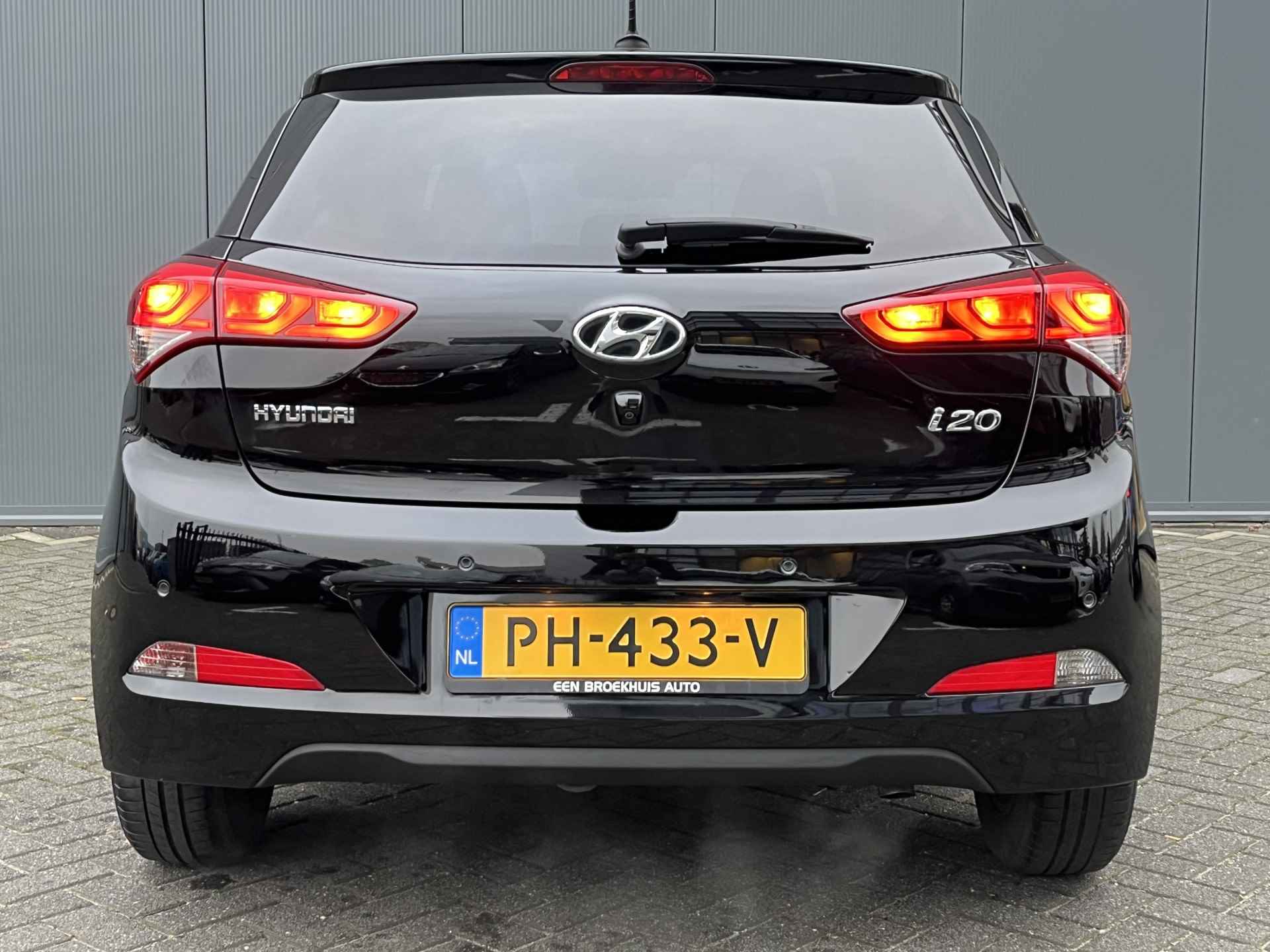 Hyundai i20 1.0 T-GDI 100pk Black Edition | Airco | Camera | Navigatie | 15" Lichtmetaal | Cruisecontrol | Parkeersensoren | Getinte ramen | - 6/30