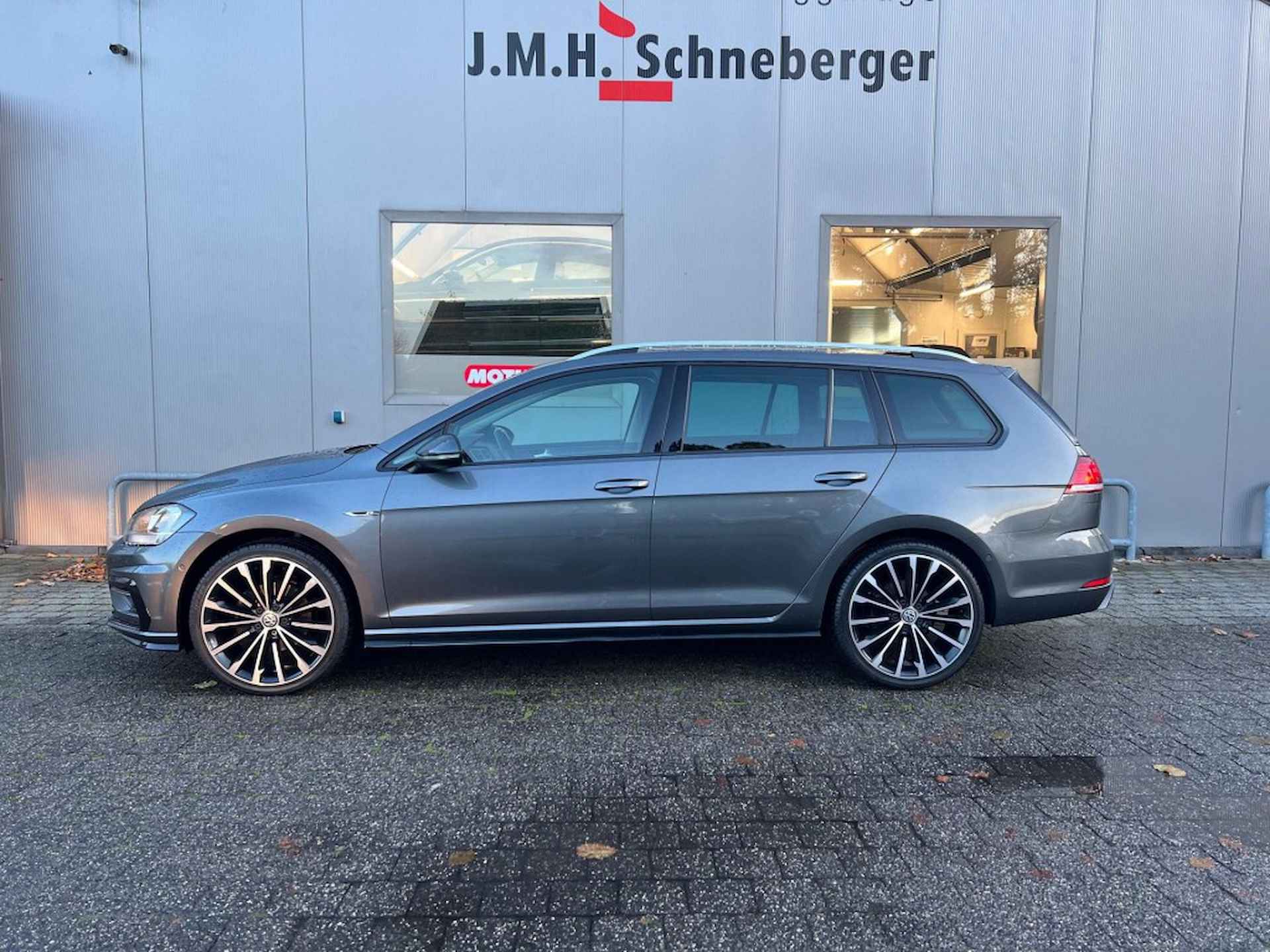 VOLKSWAGEN Golf 1.5 TSI Highline Business R-Line 150pk Adp Cruise, Navi, PDC V+A - 4/18