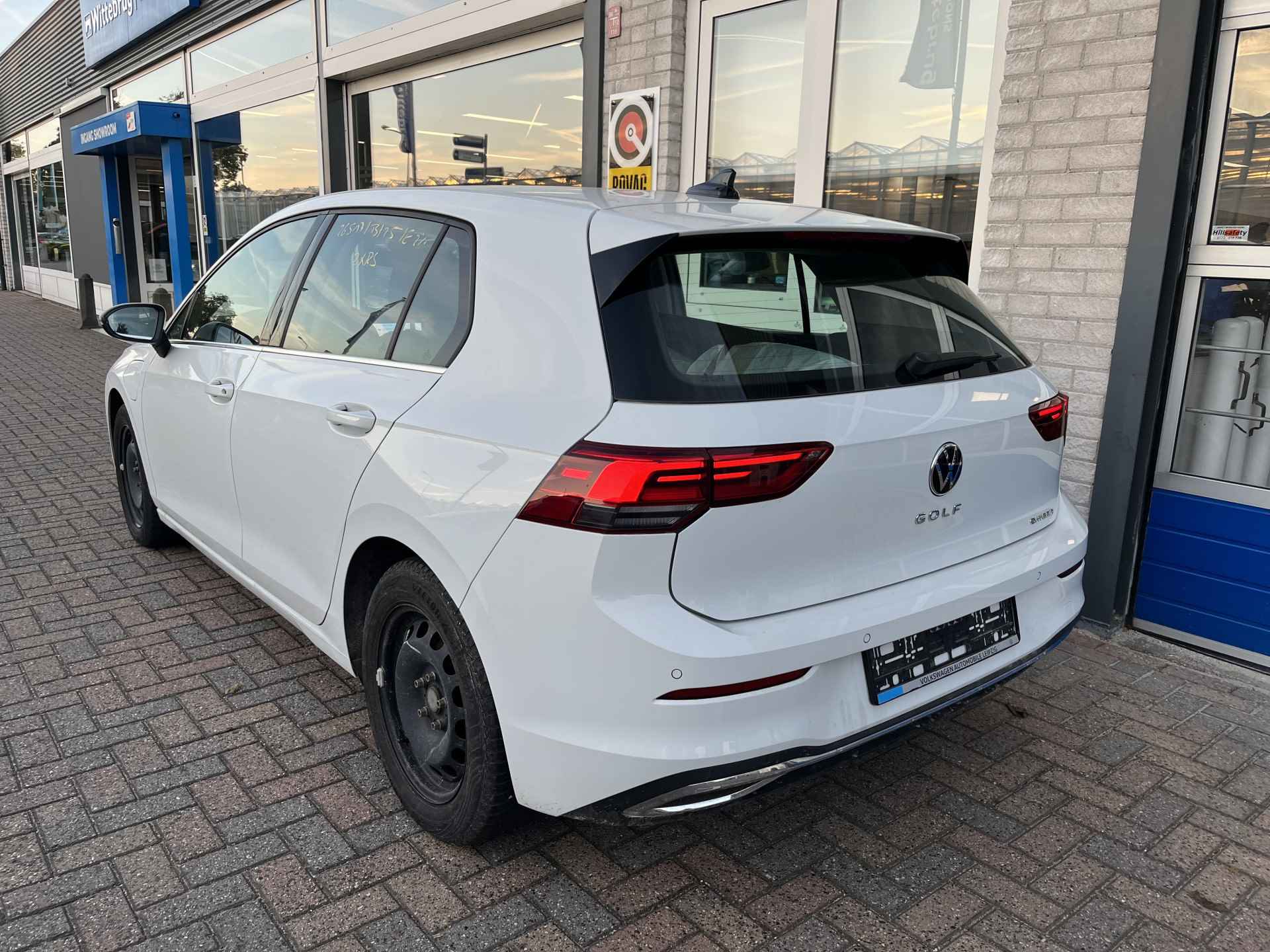 Volkswagen Golf 1.4 eHybrid Style / AUTOMAAT/ PARK. SENSOREN/ MATRIX/ ERGO ACTIVE/ MEMORY SEATS/ STOEL EN STUUR VERWARM./ ADAPT. CRUISE/ APP CONNECT/ NAVI/ CLIMA/ DAB/ - 3/27